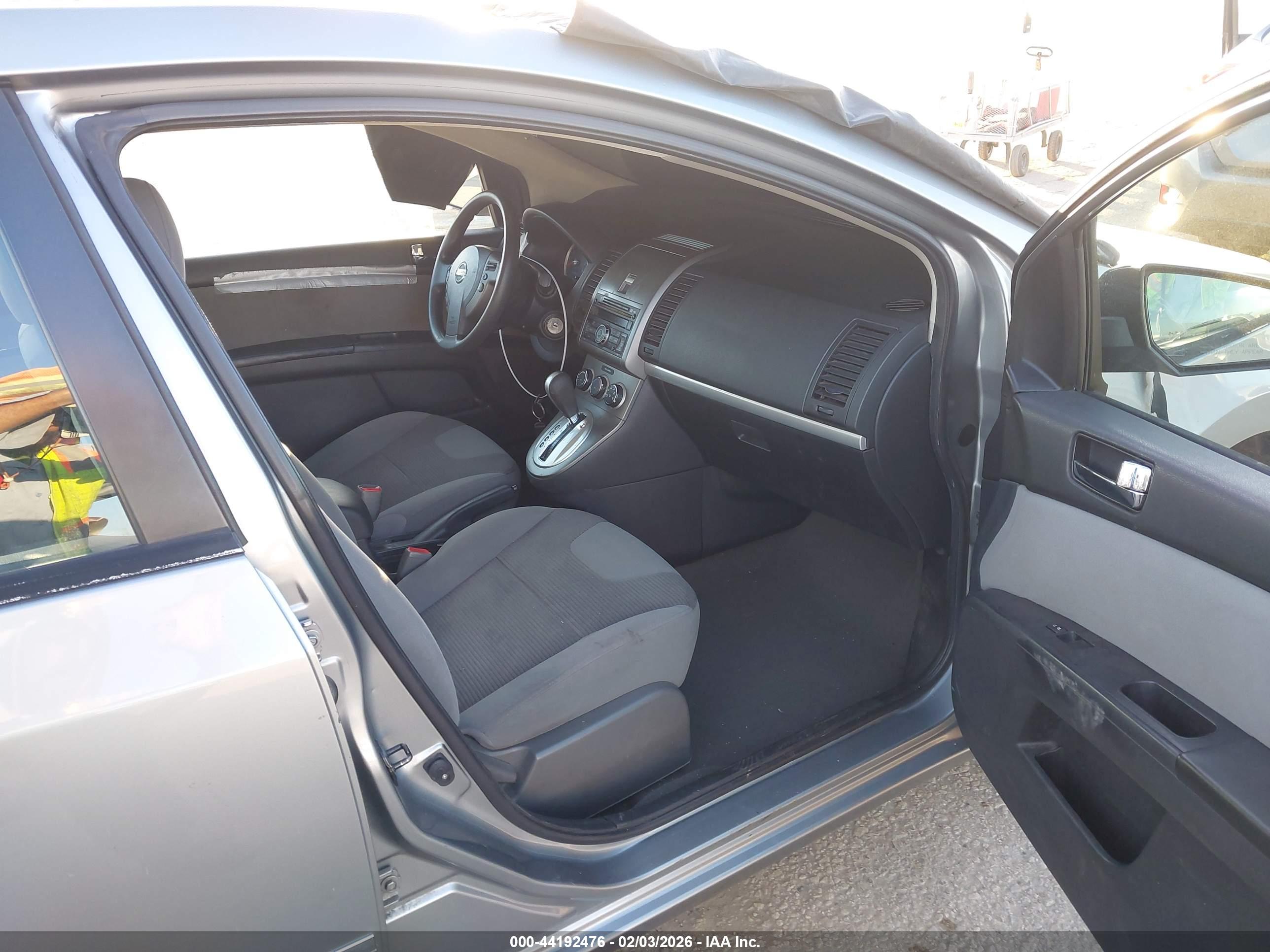 NISSAN SENTRA image 5