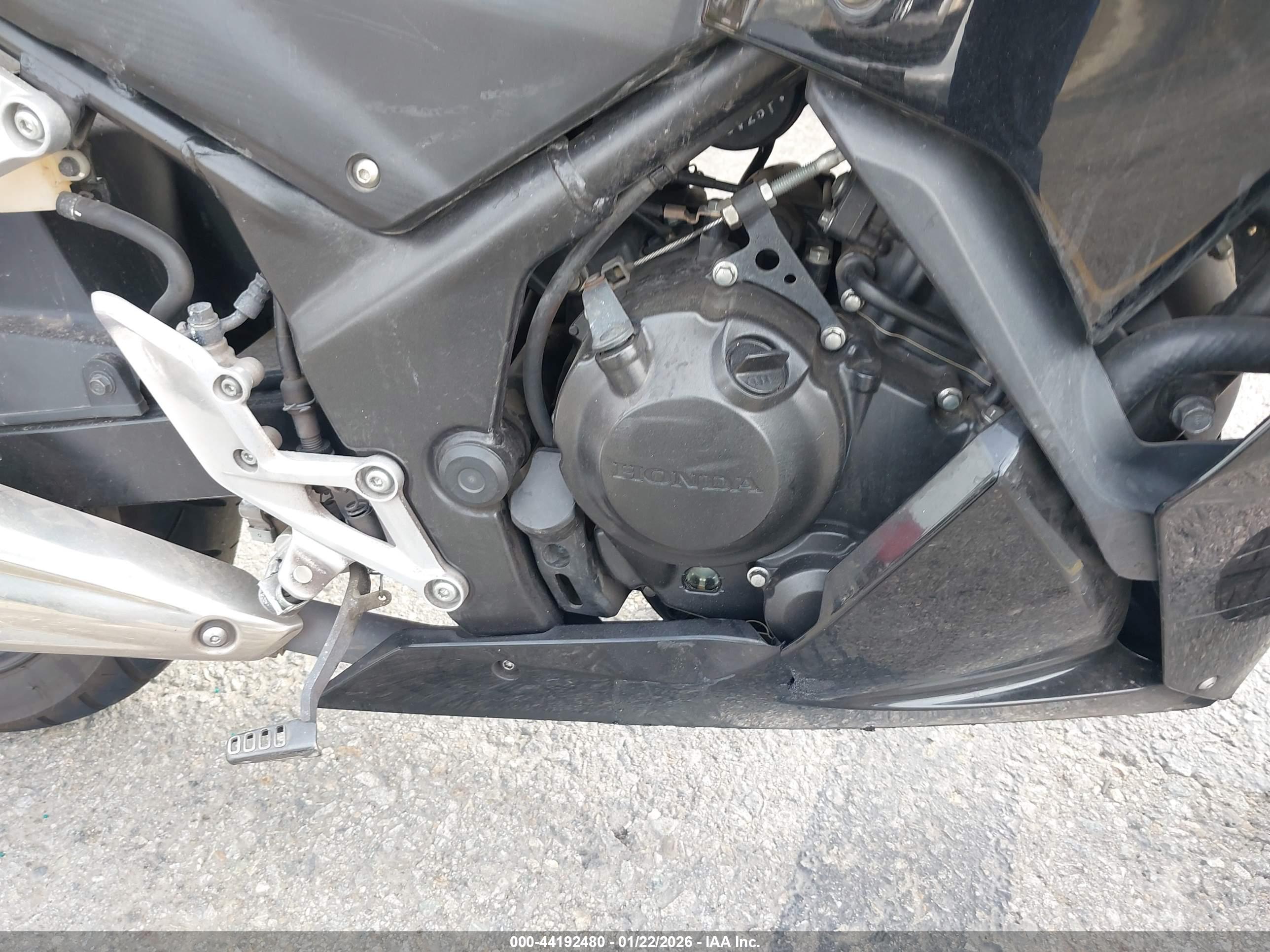 HONDA CBR300 image 8