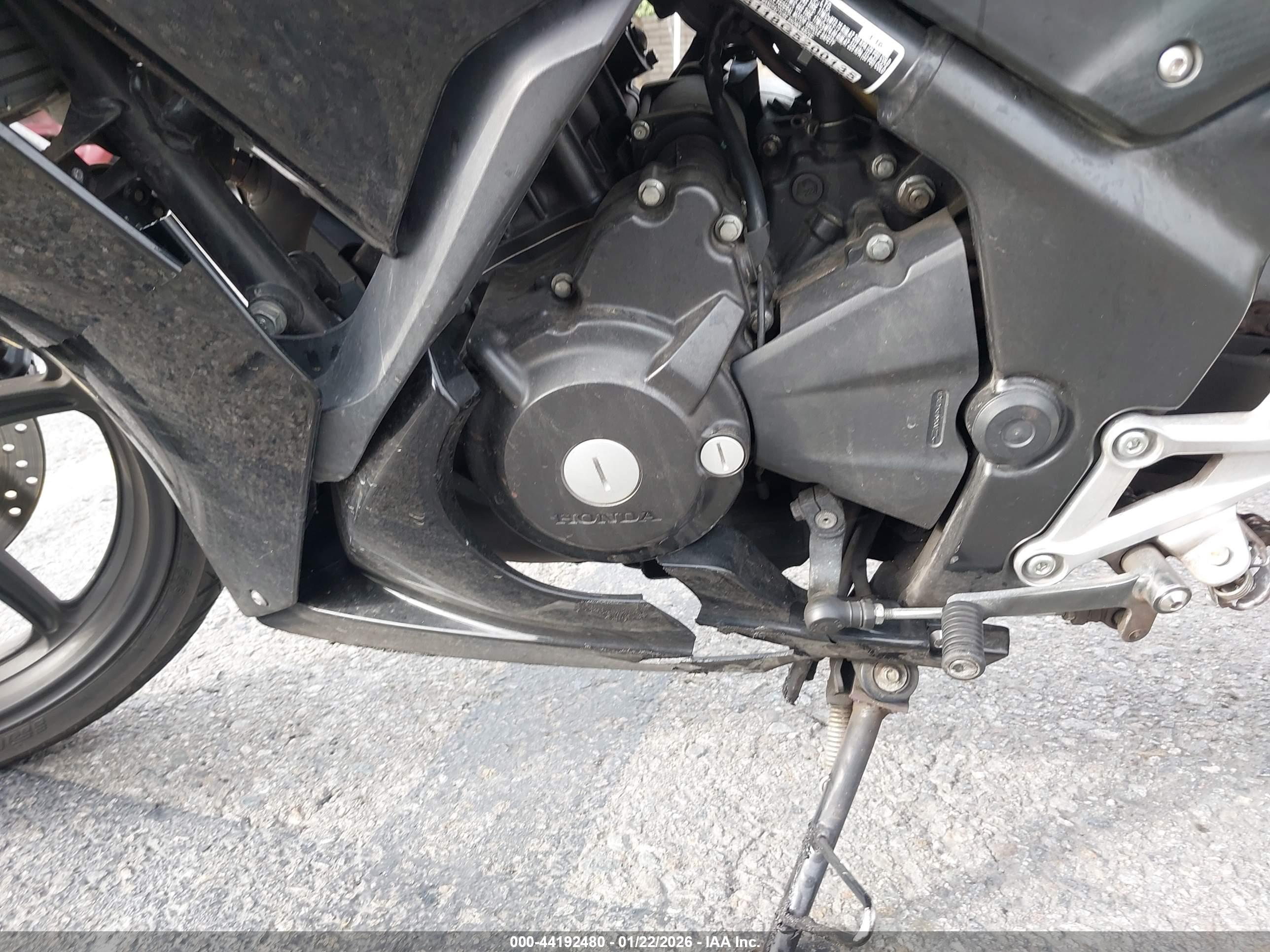 HONDA CBR300 image 9