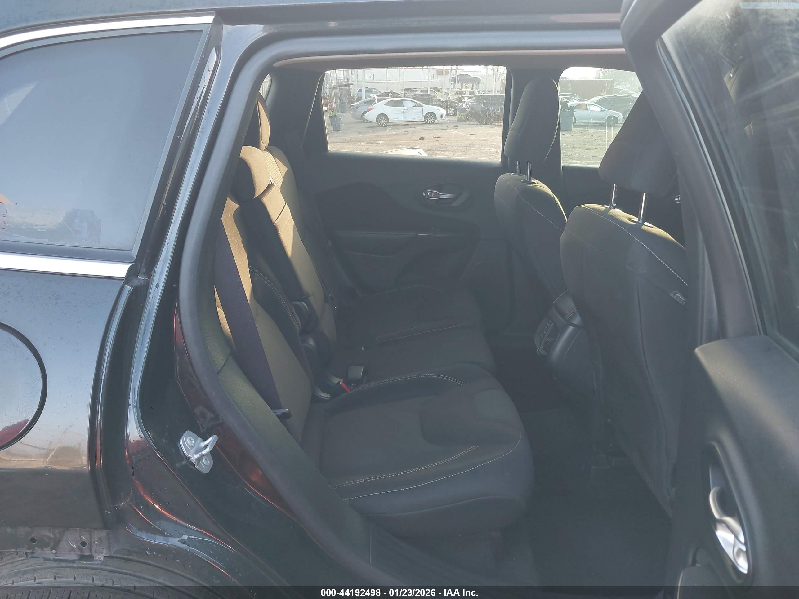 JEEP CHEROKEE image 8