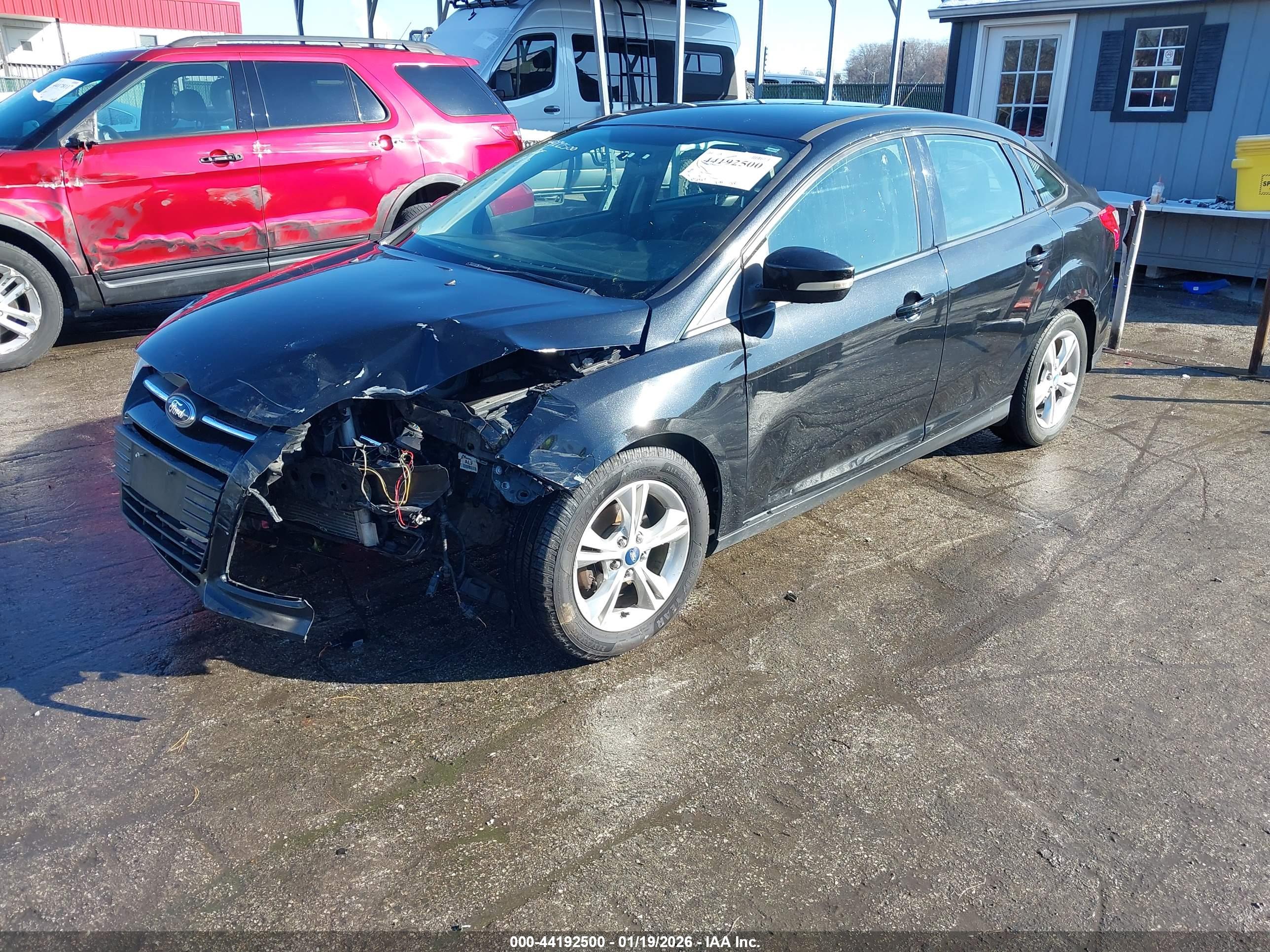 FORD FOCUS image 2