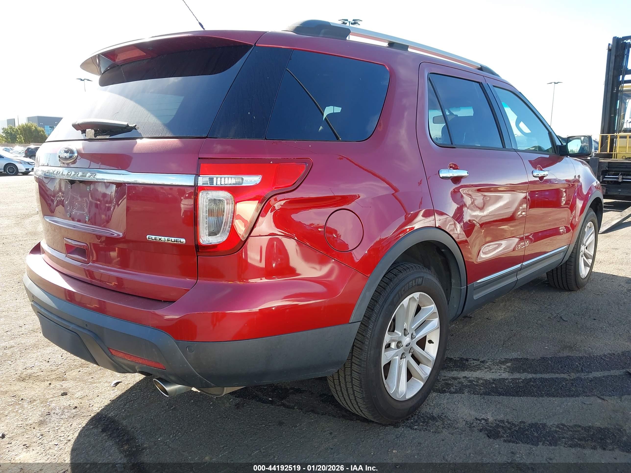 FORD EXPLORER image 4