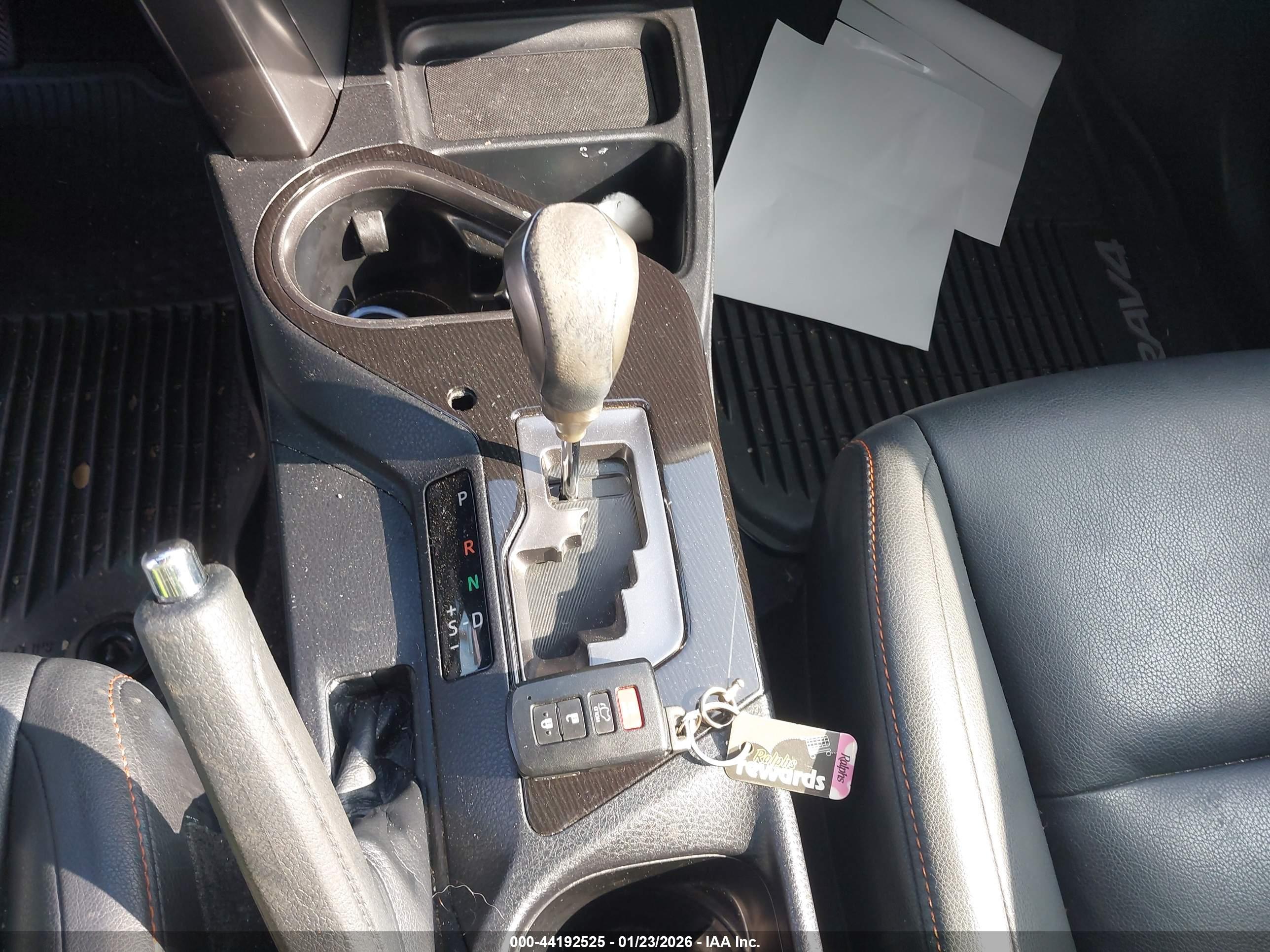 TOYOTA RAV4 image 11