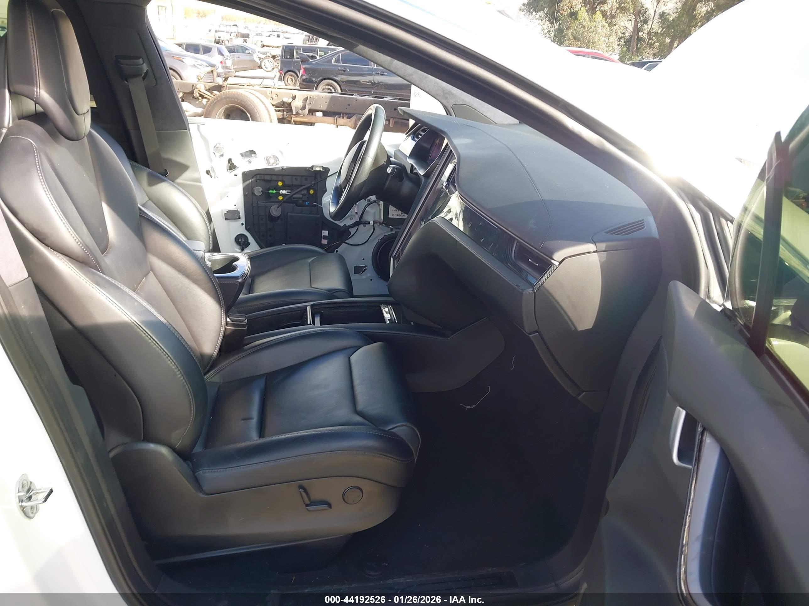 TESLA MODEL image 5