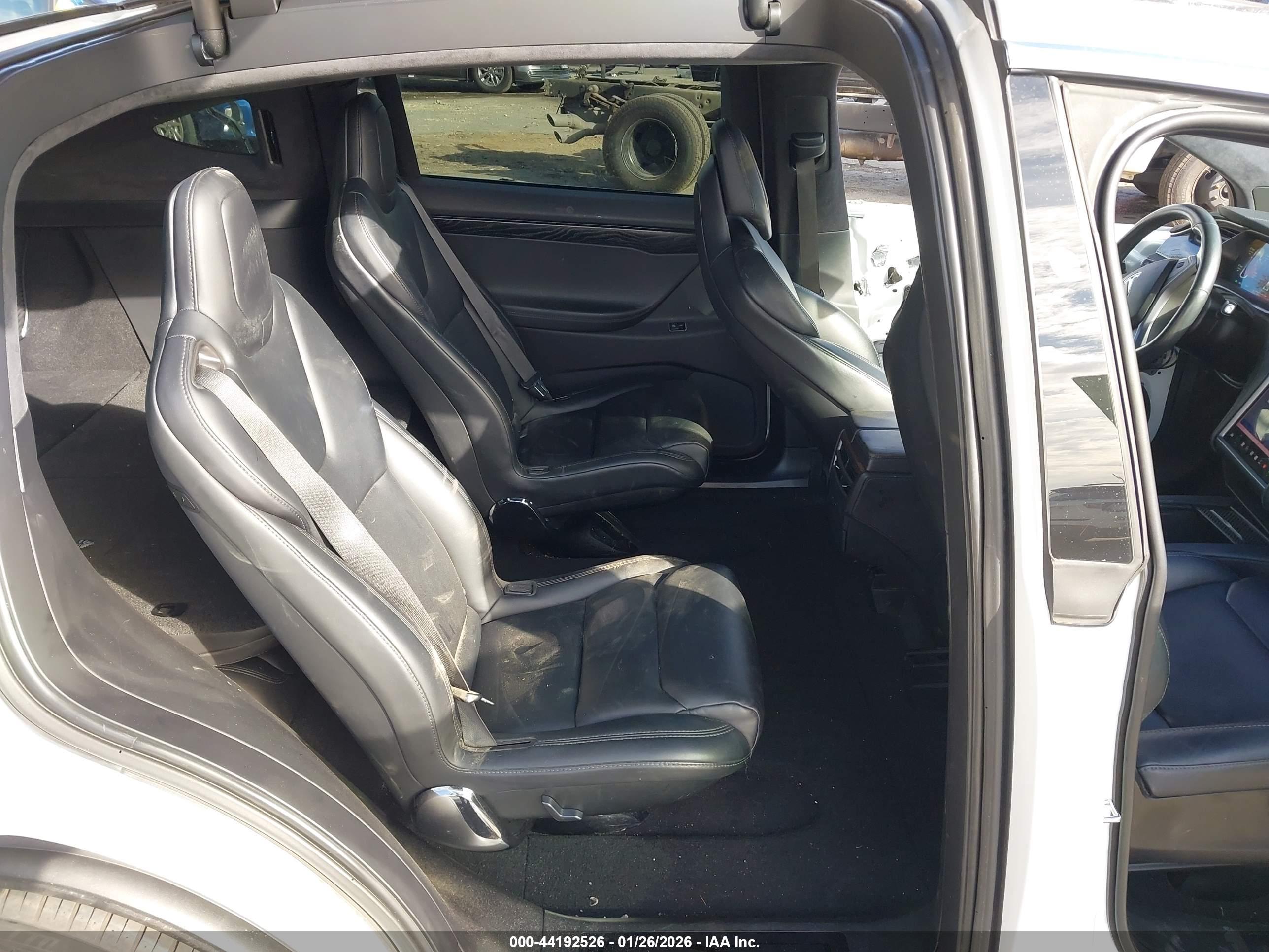 TESLA MODEL image 8
