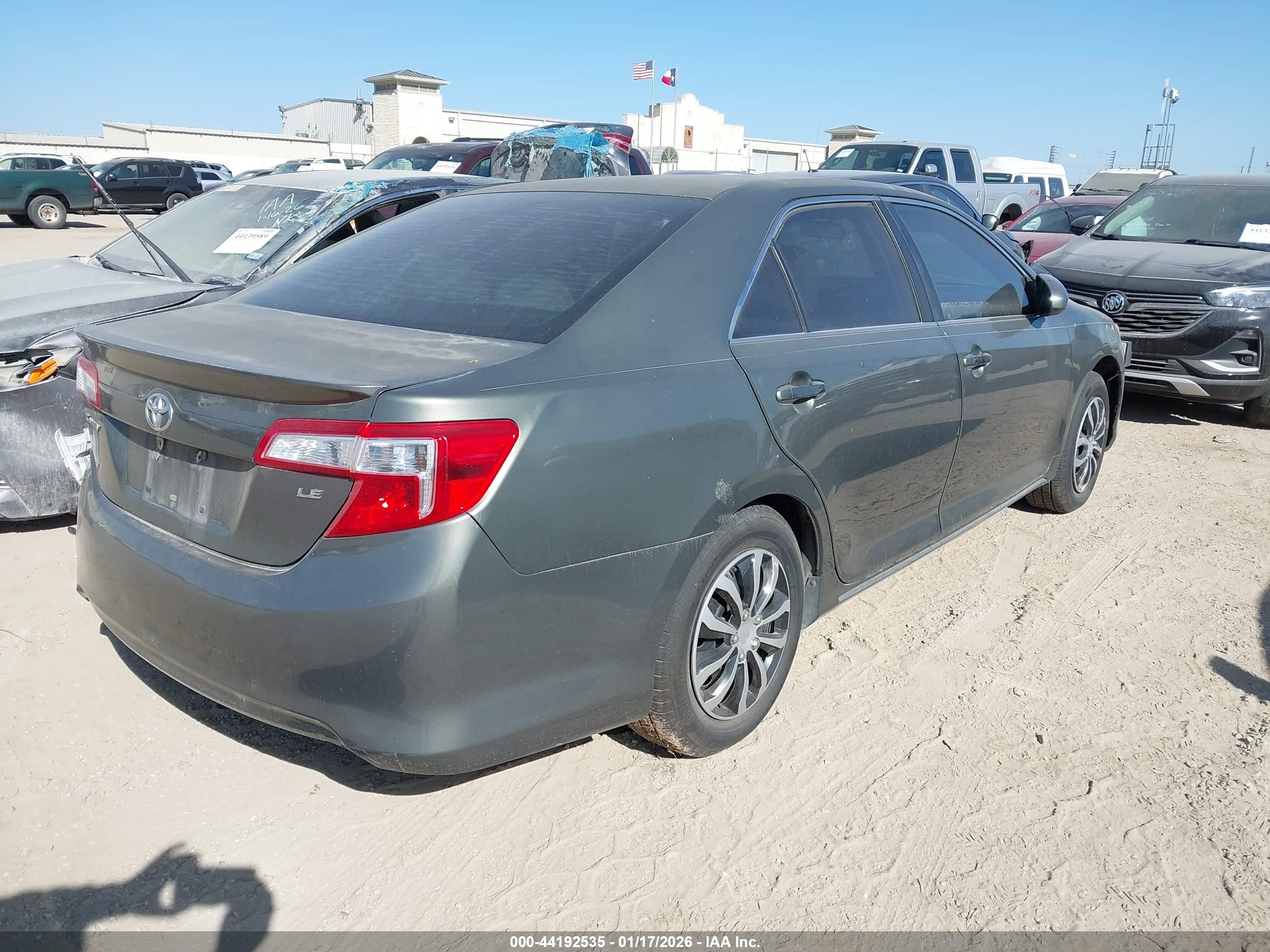TOYOTA CAMRY image 4