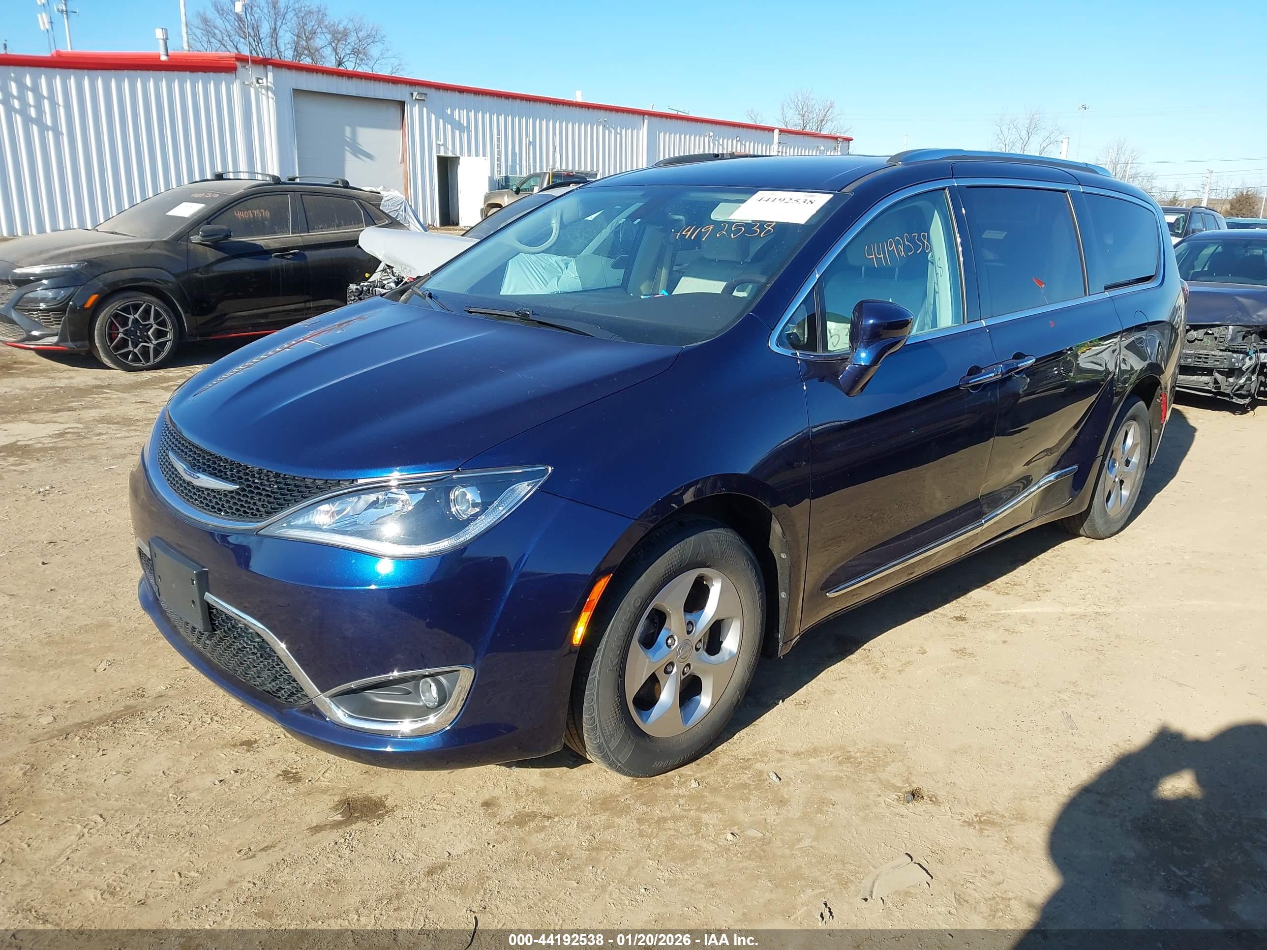 CHRYSLER PACIFICA image 2