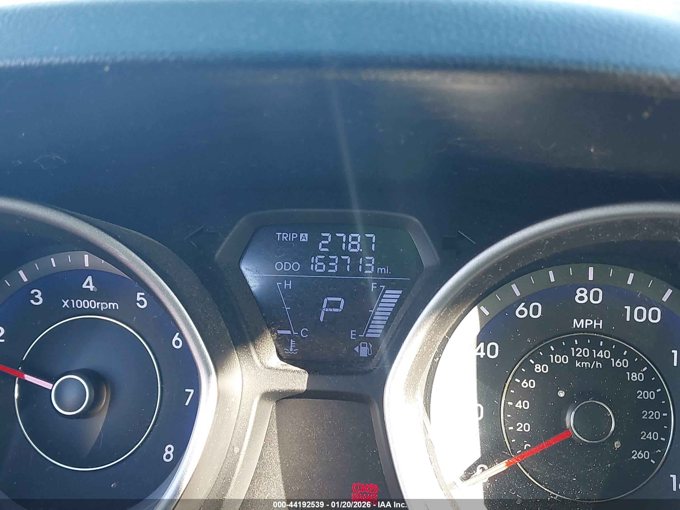 HYUNDAI ELANTRA image 7