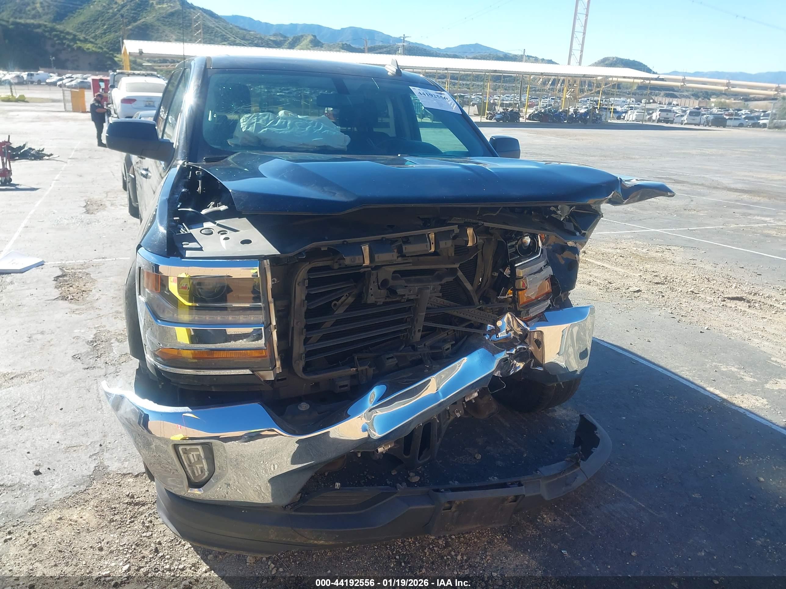 CHEVROLET SILVERADO image 6
