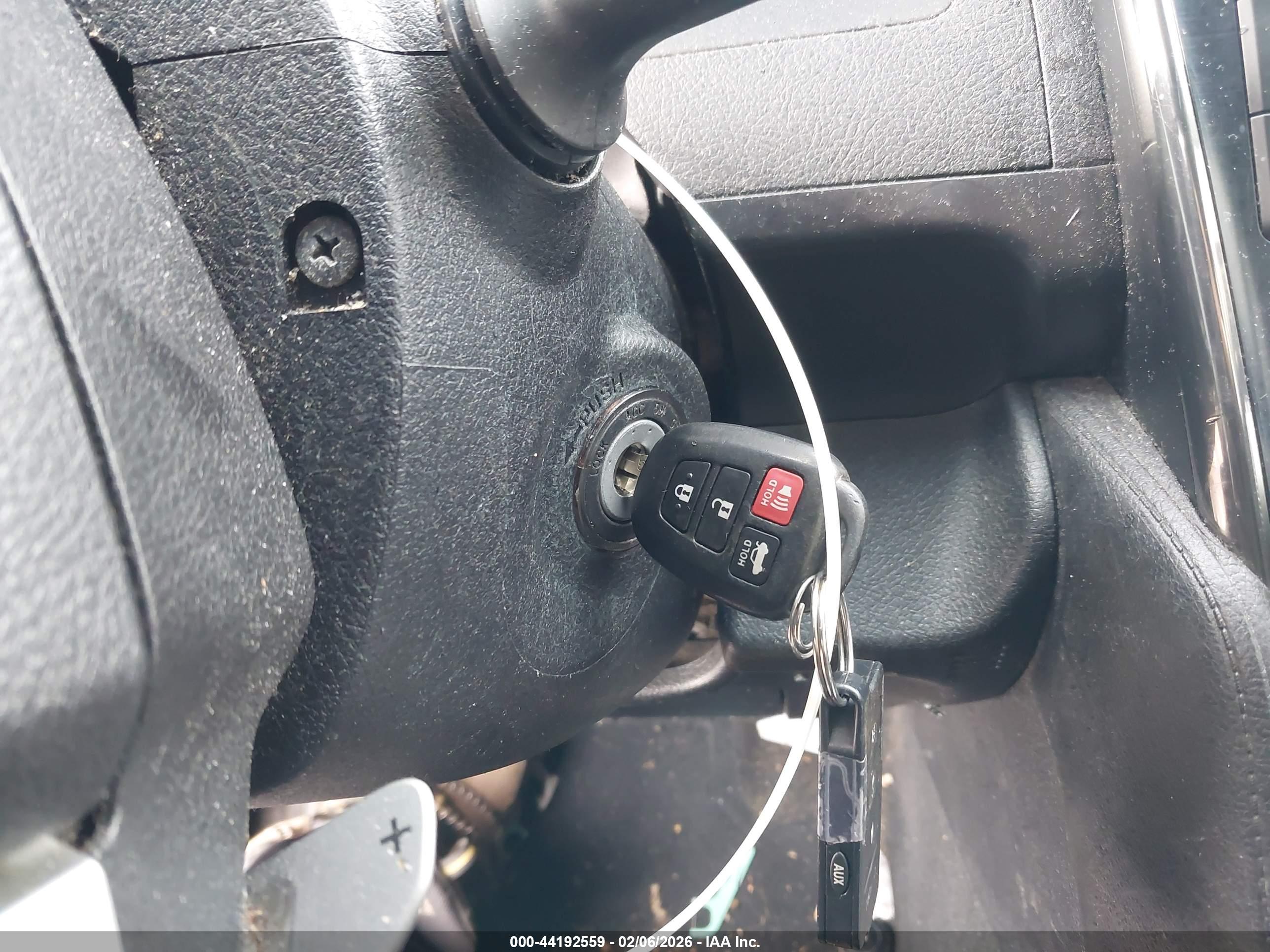 TOYOTA CAMRY image 11