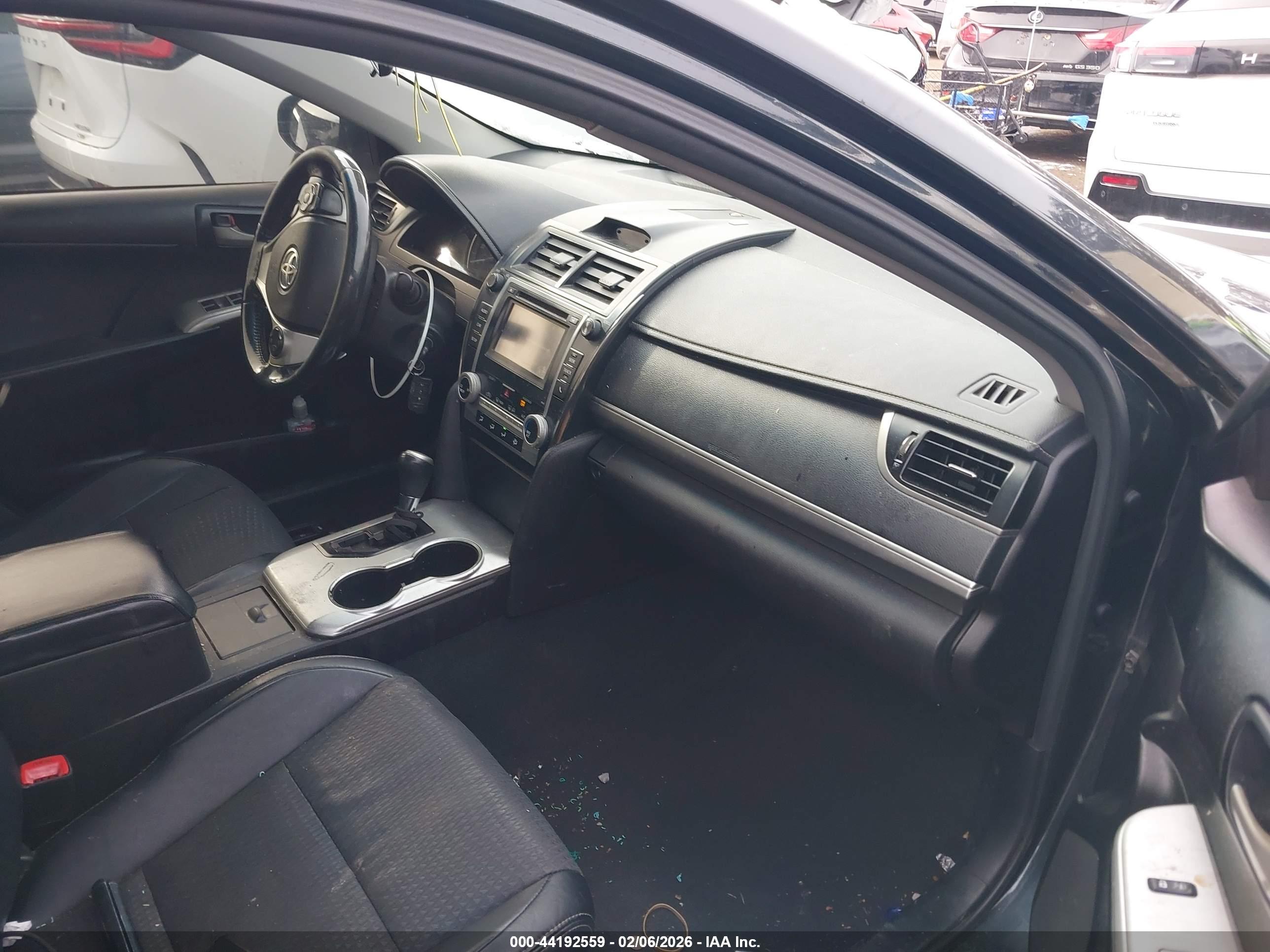 TOYOTA CAMRY image 5