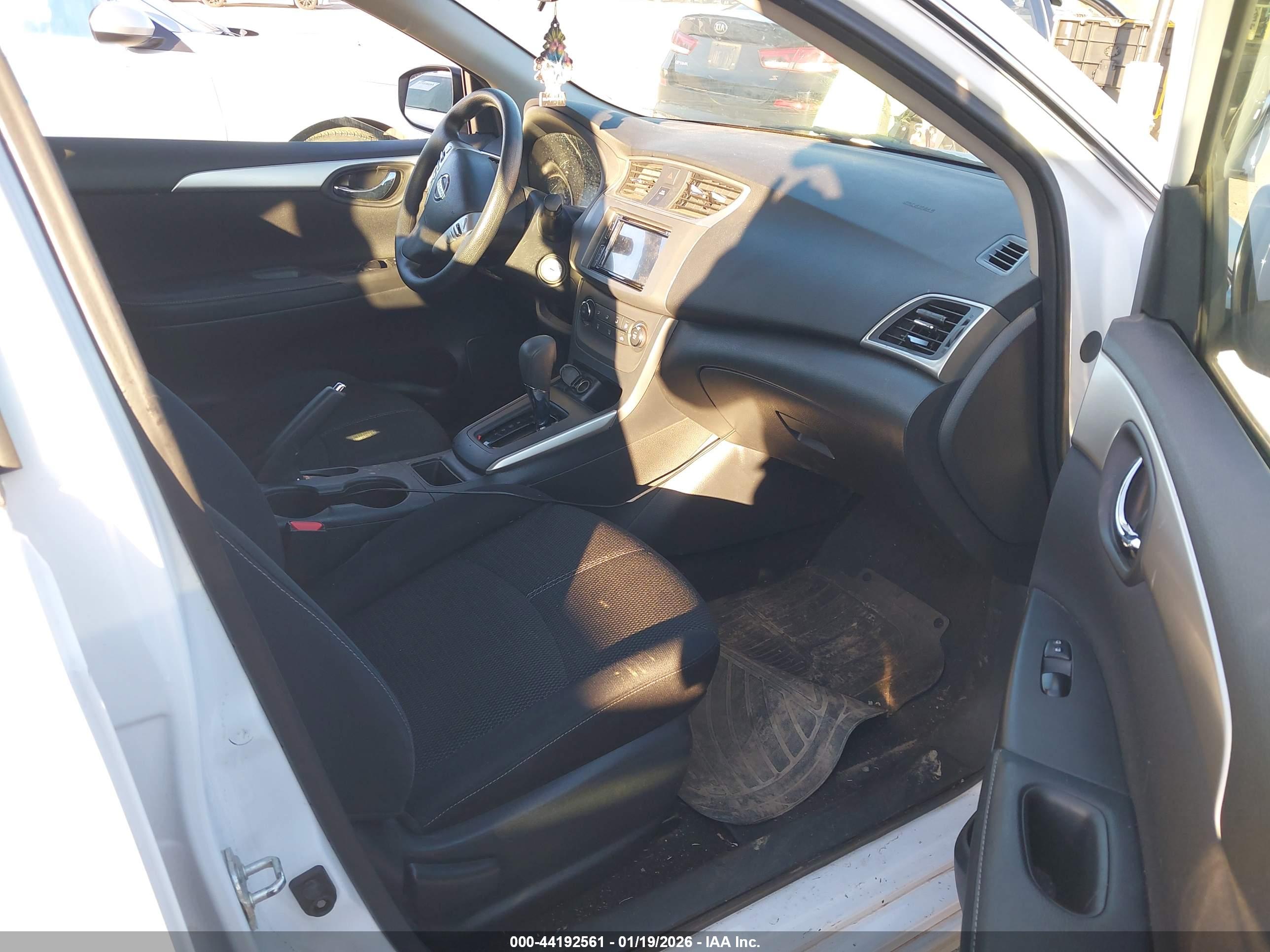 NISSAN SENTRA image 5
