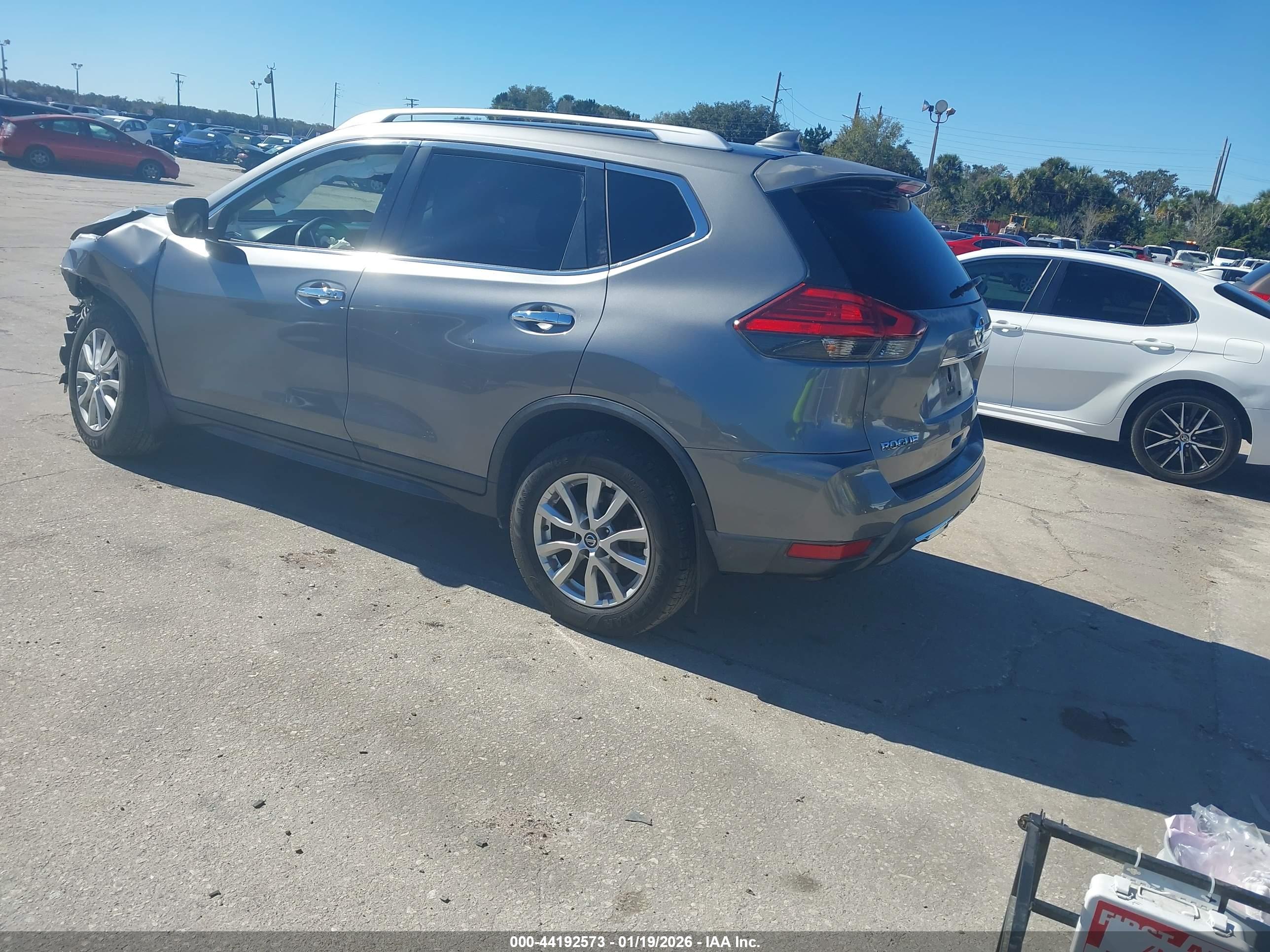 NISSAN ROGUE image 3