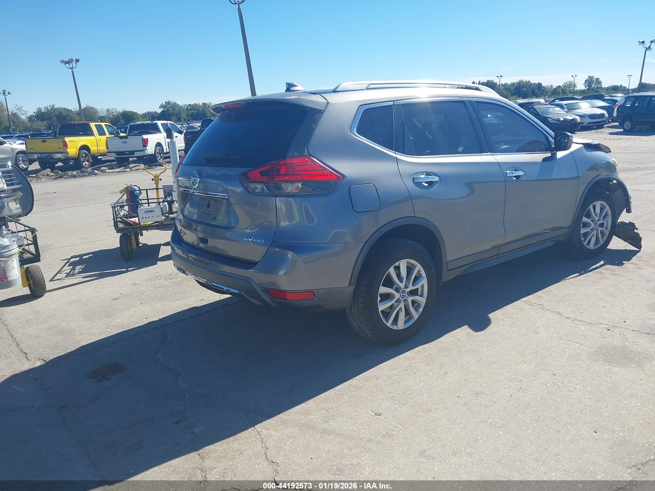 NISSAN ROGUE image 4