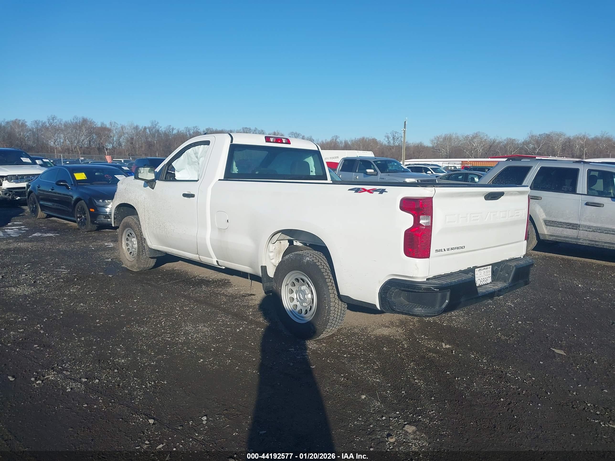 CHEVROLET SILVERADO image 3