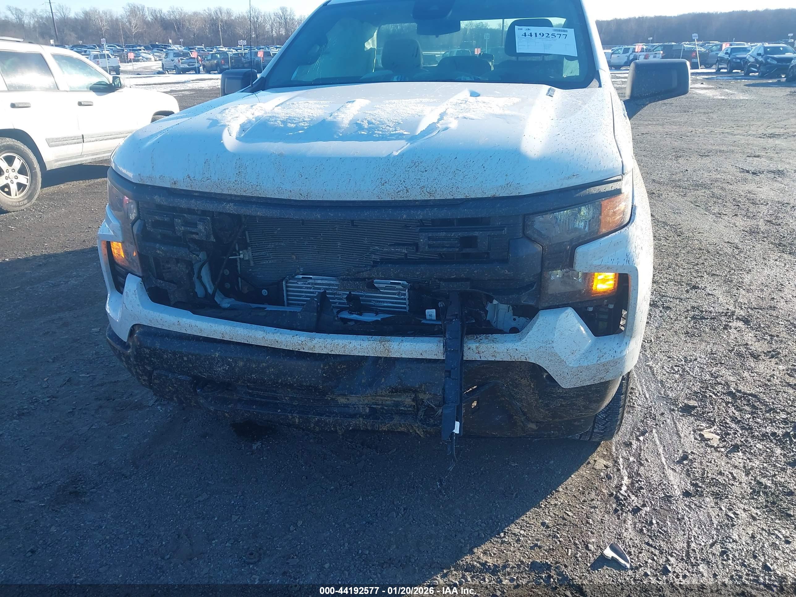 CHEVROLET SILVERADO image 6