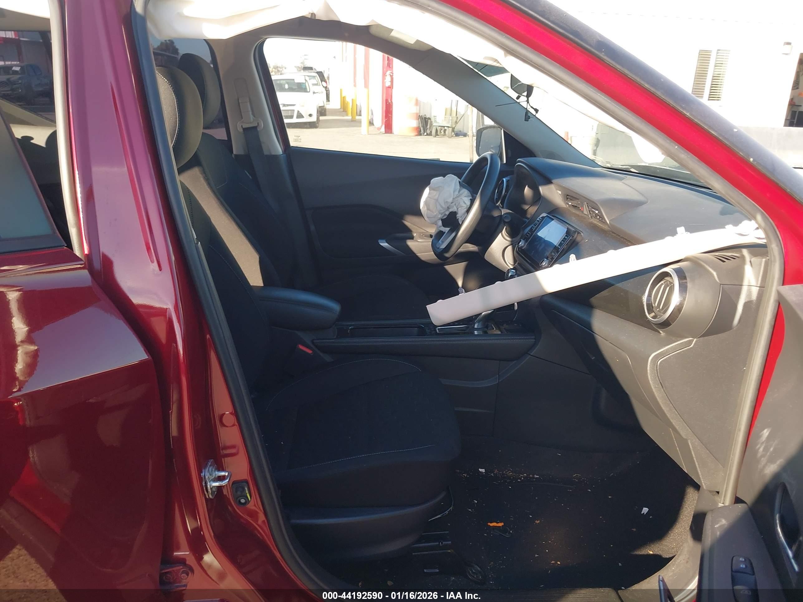 NISSAN KICKS image 5