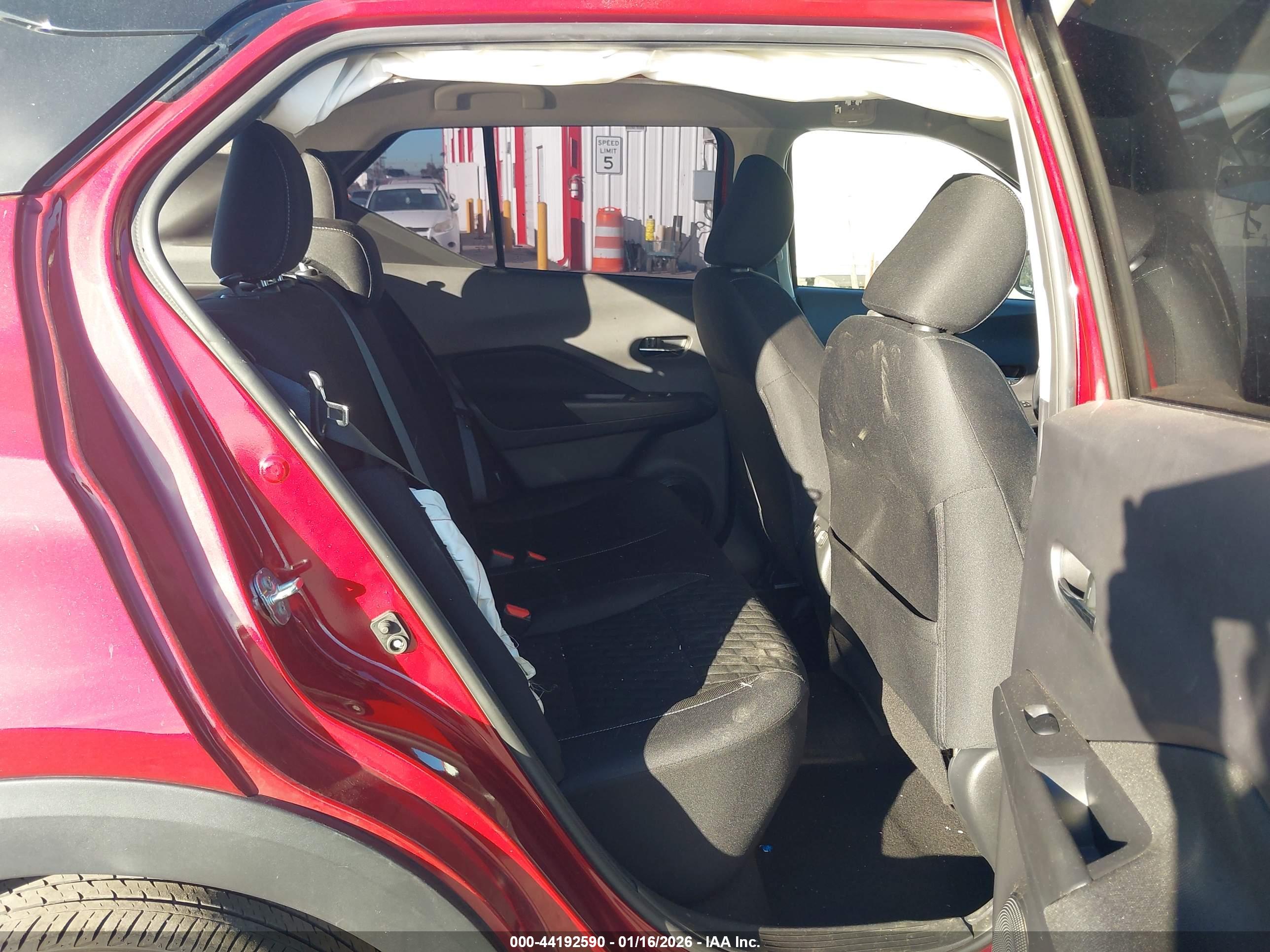 NISSAN KICKS image 8