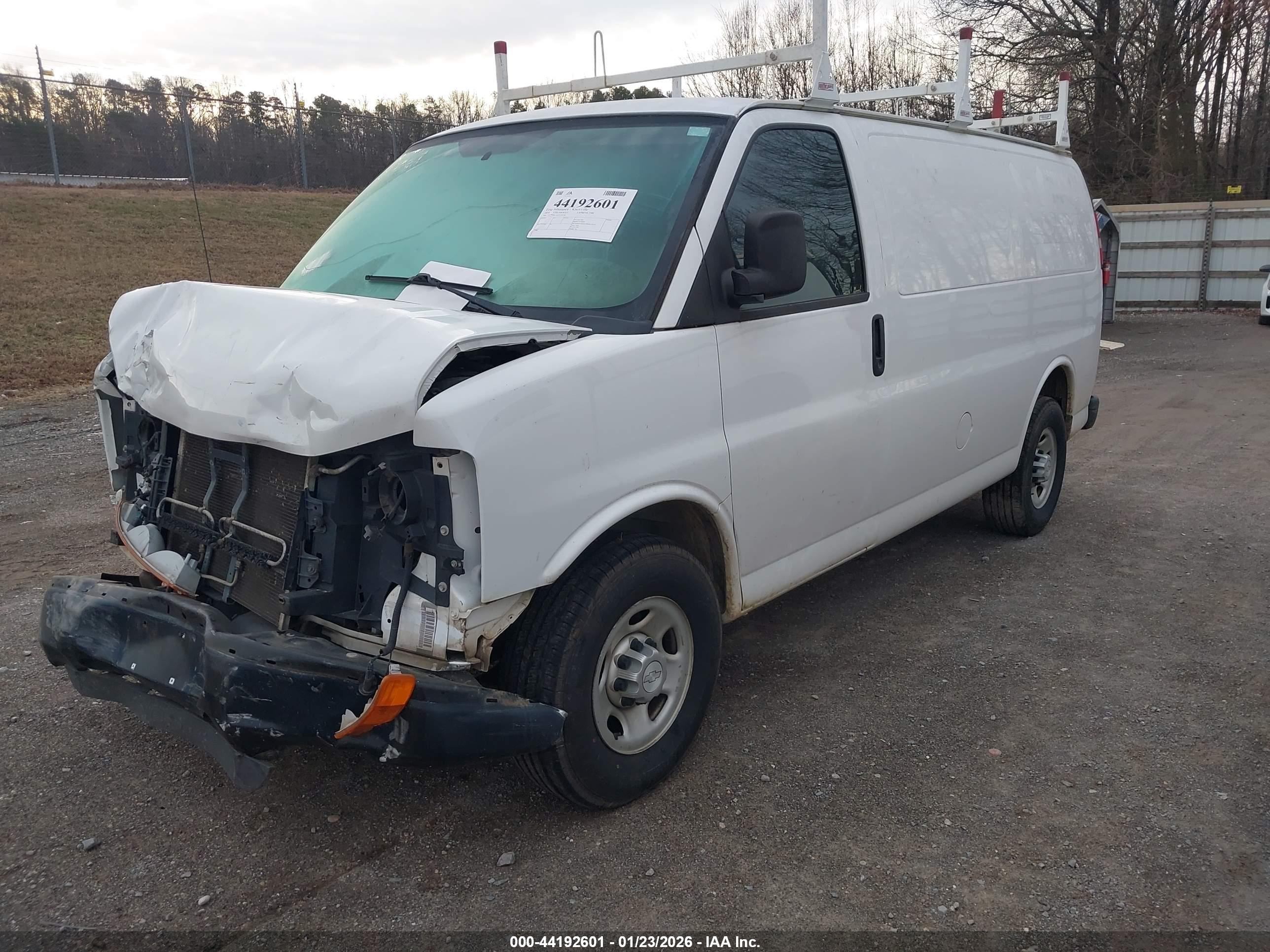 CHEVROLET EXPRESS image 2