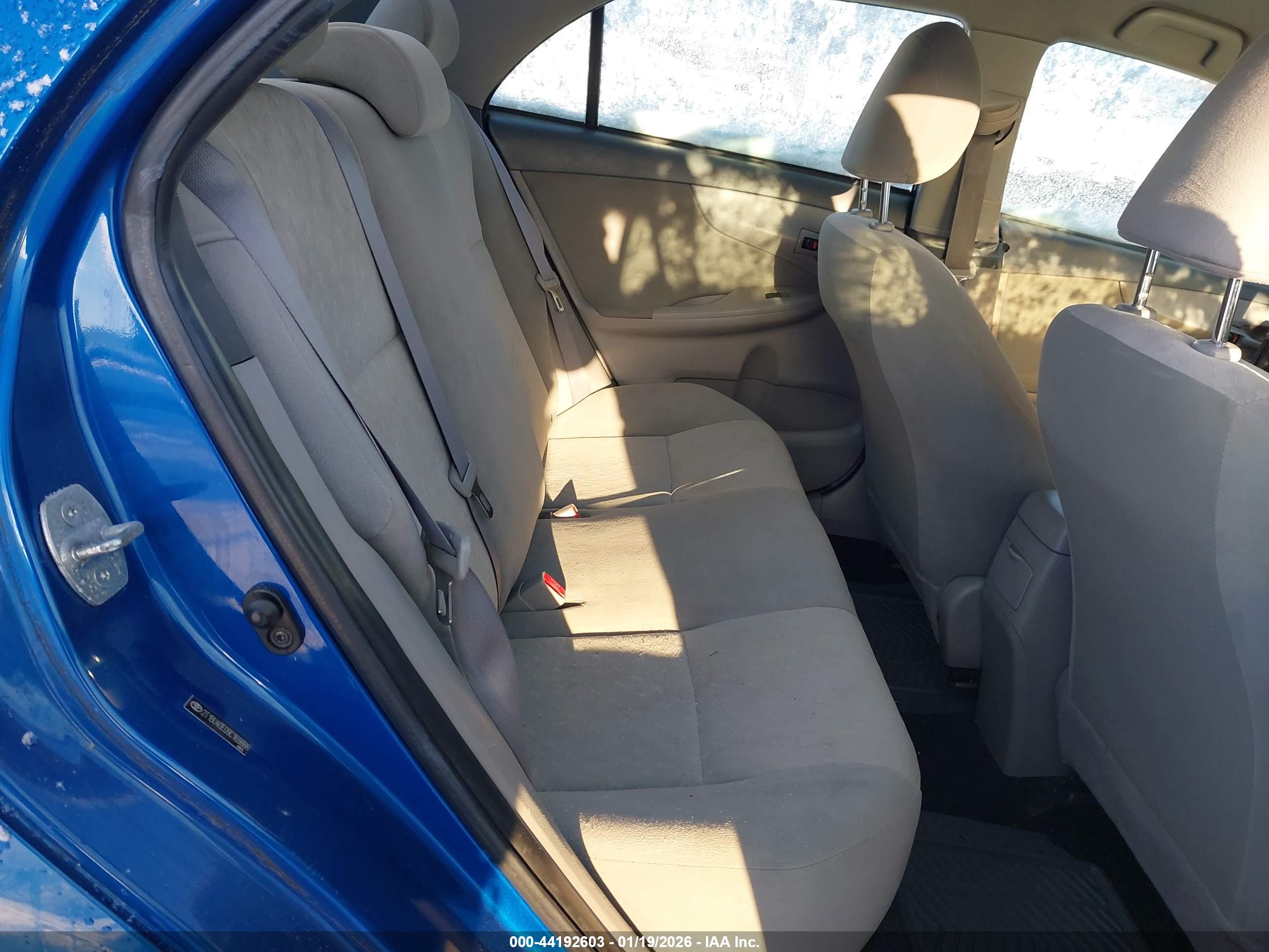 TOYOTA COROLLA image 8