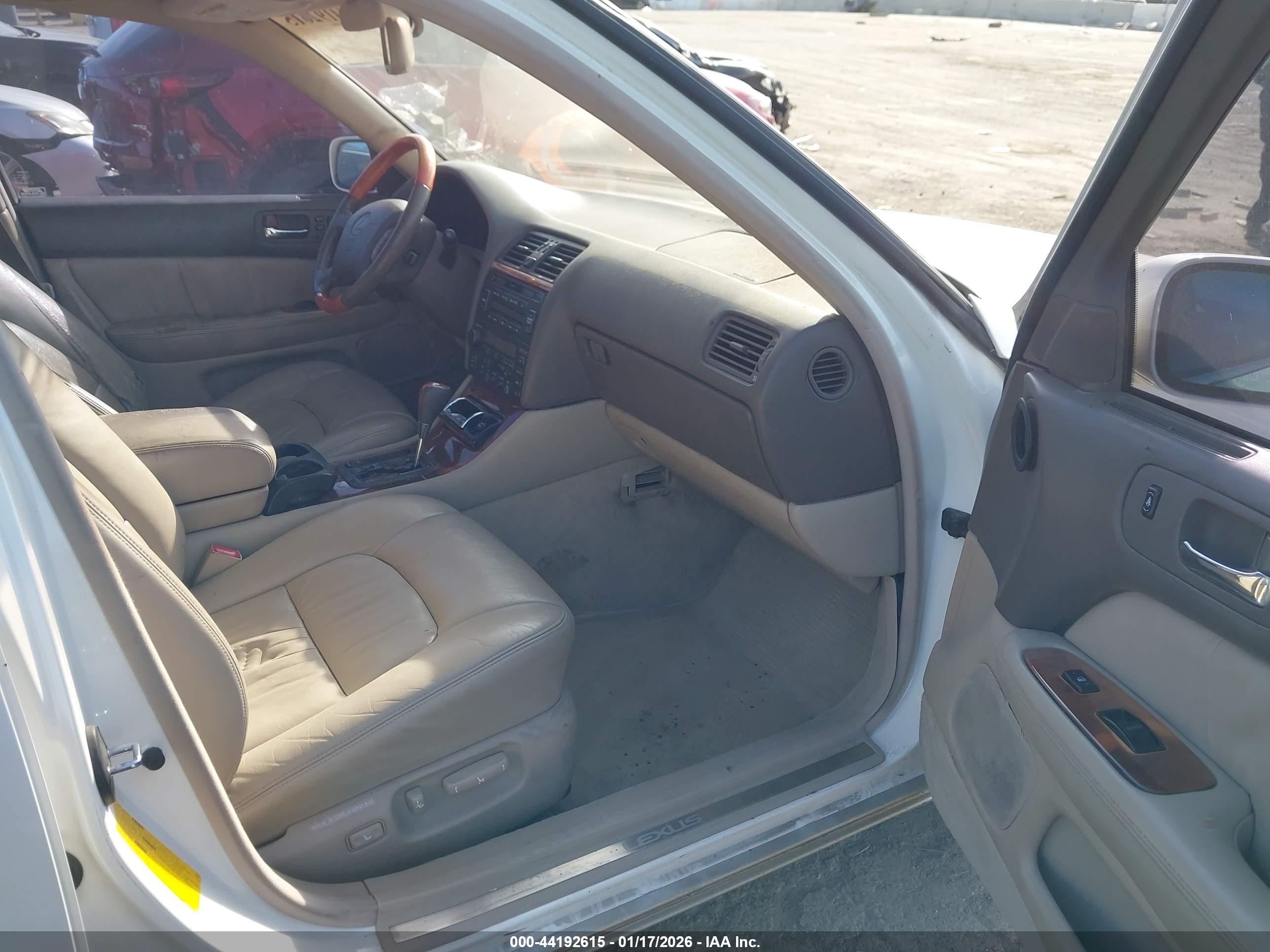 LEXUS LS image 5