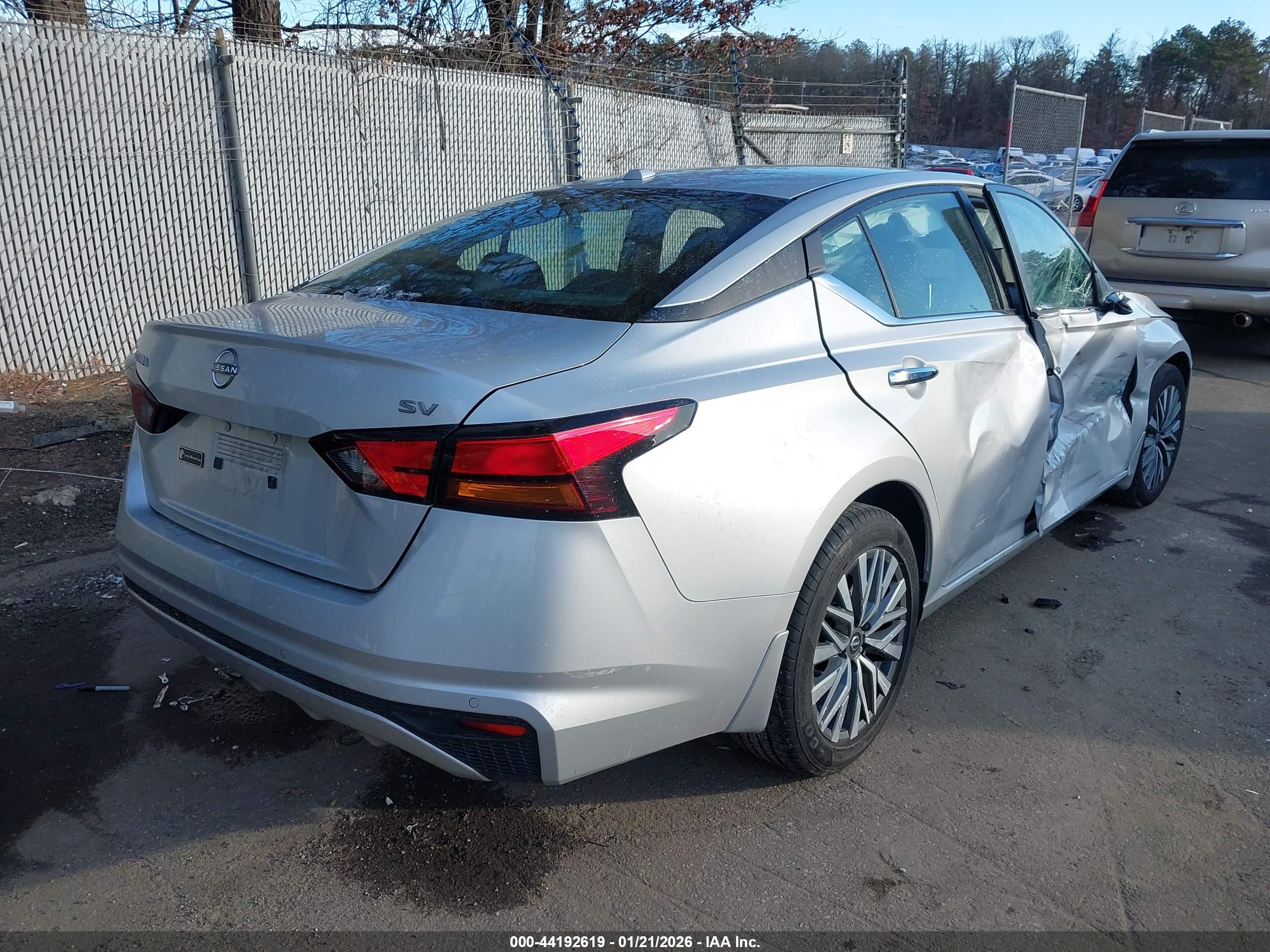 NISSAN ALTIMA image 4