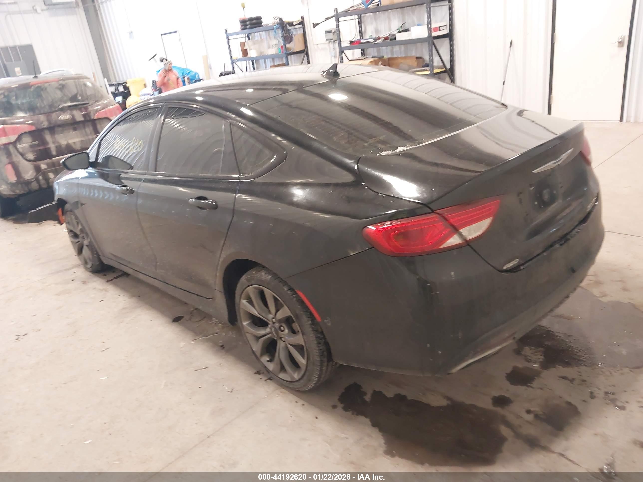 CHRYSLER 200 image 3