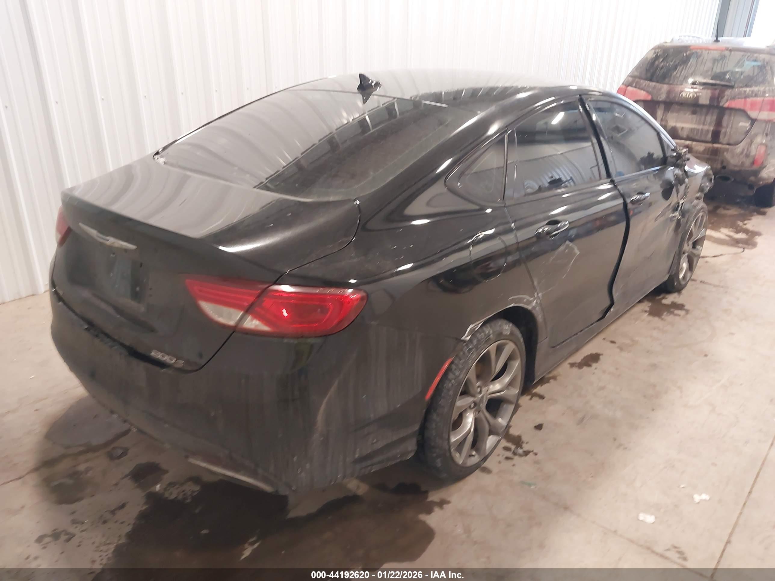 CHRYSLER 200 image 4