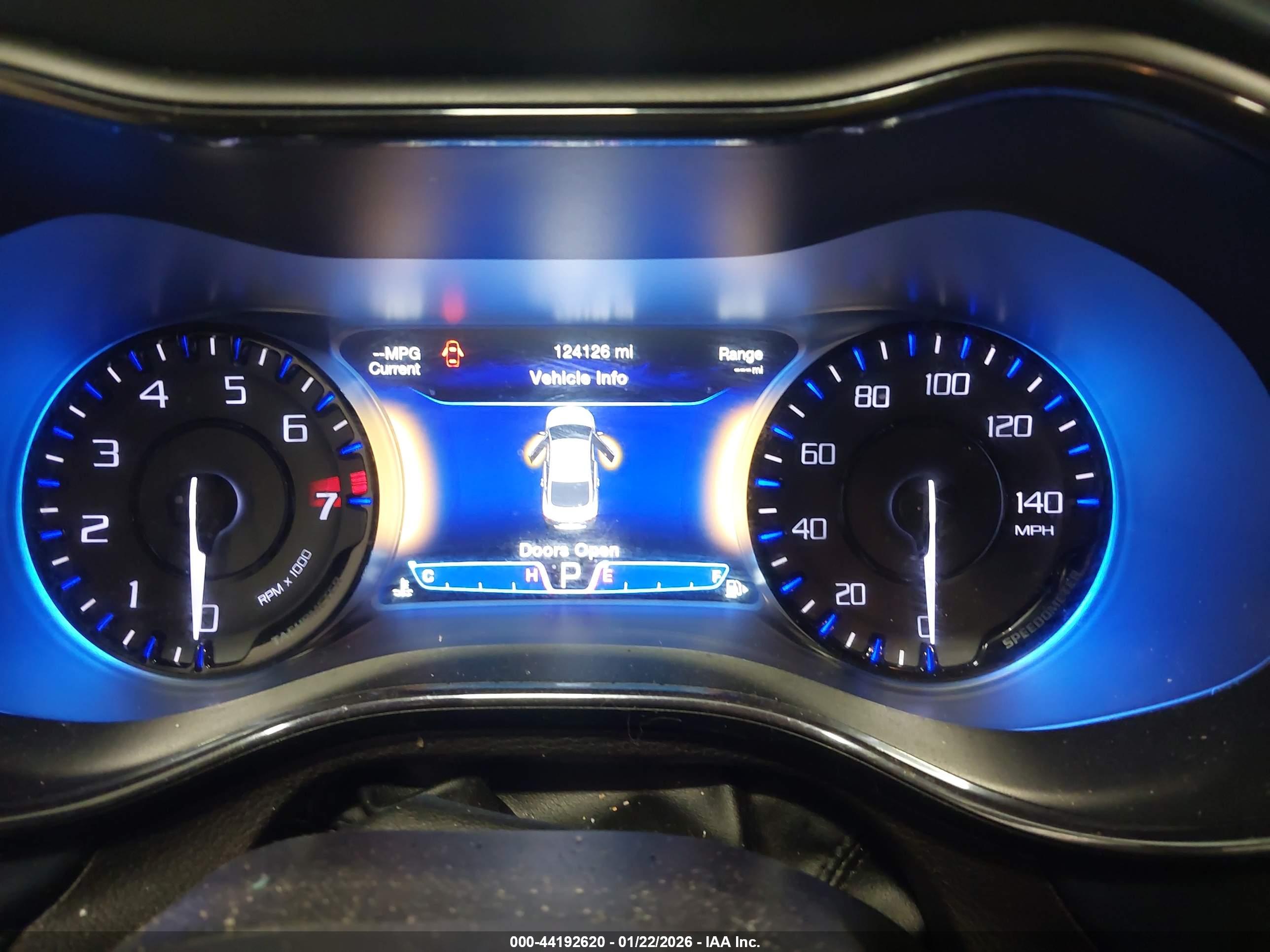CHRYSLER 200 image 7