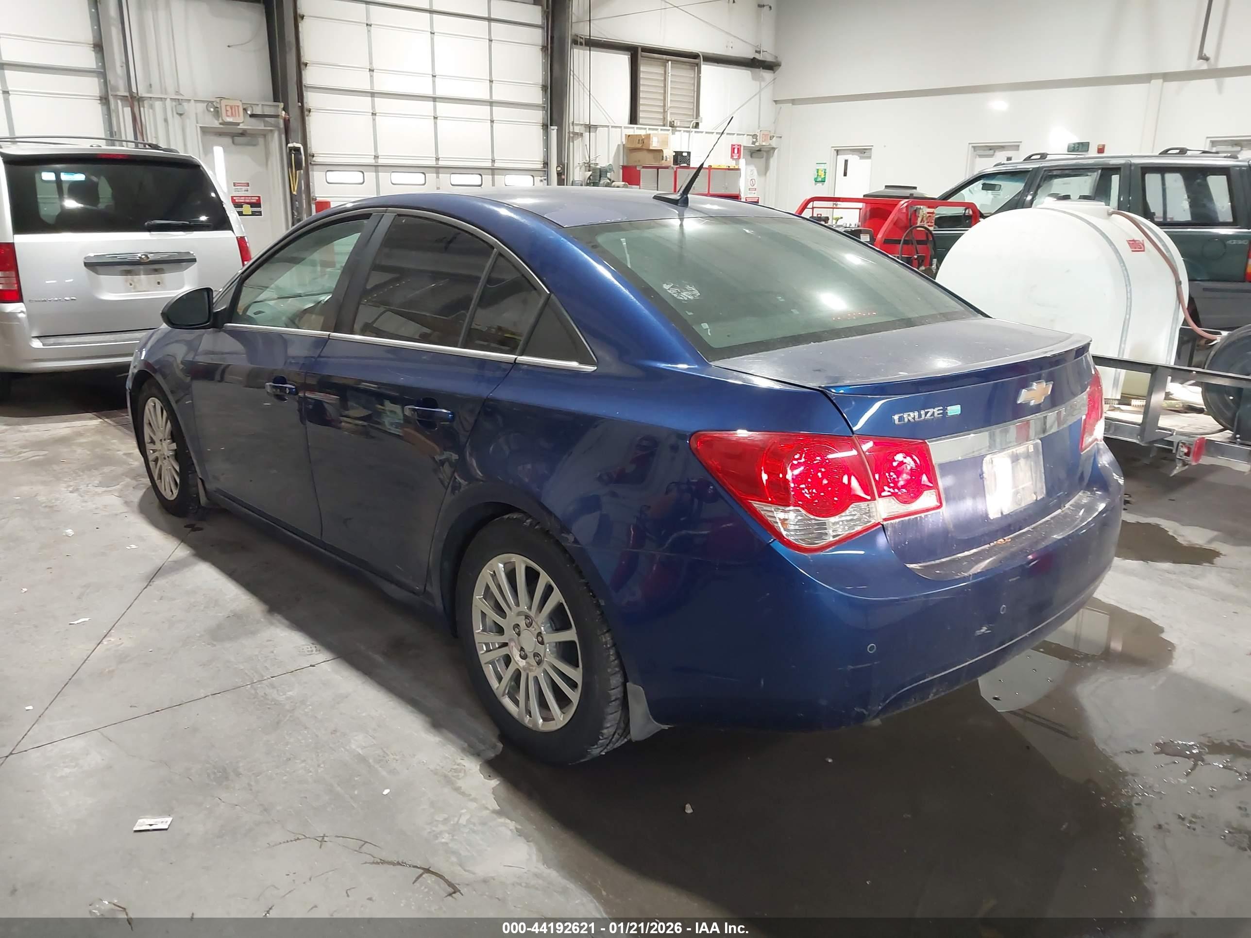 CHEVROLET CRUZE image 3