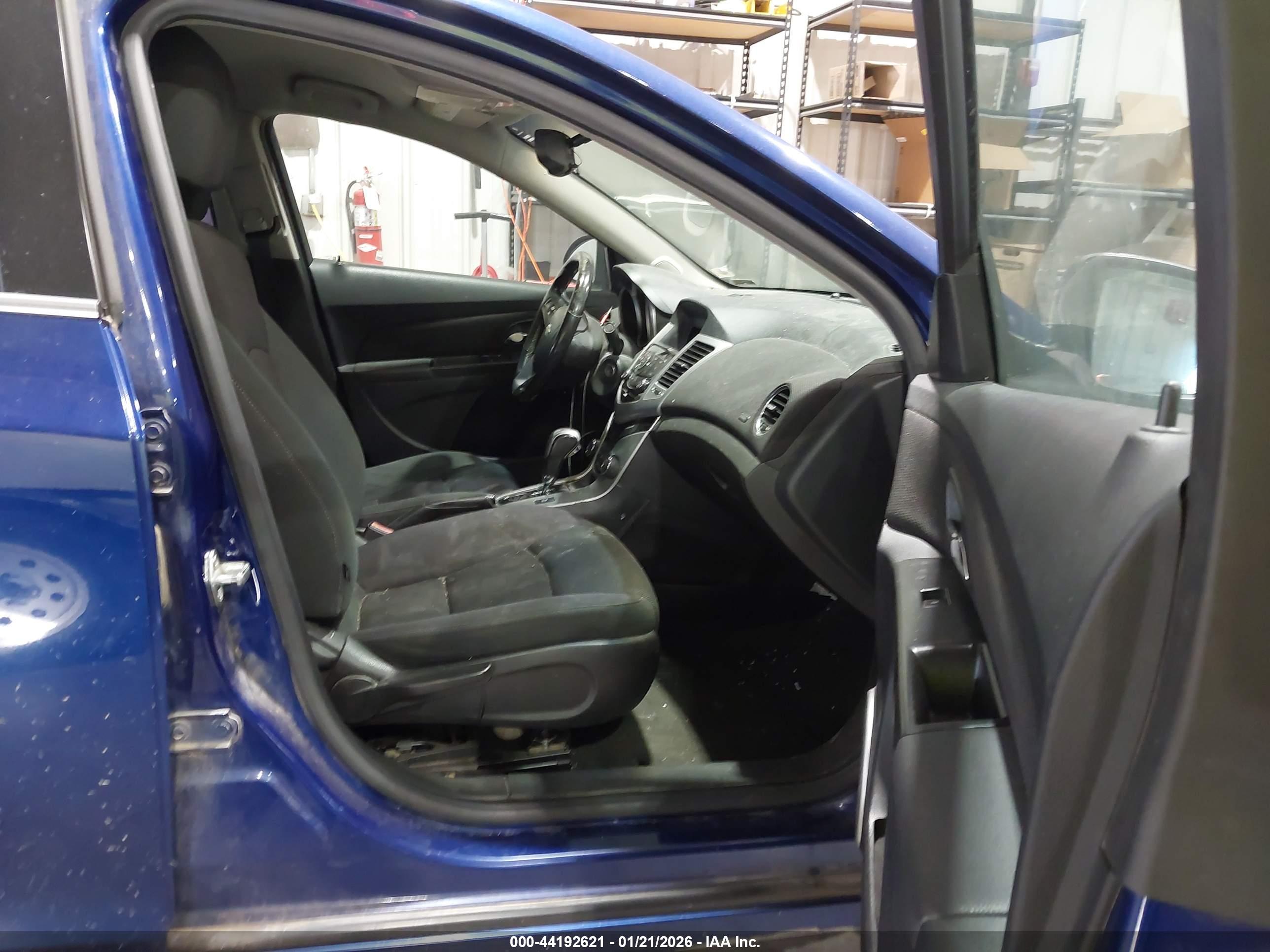 CHEVROLET CRUZE image 5