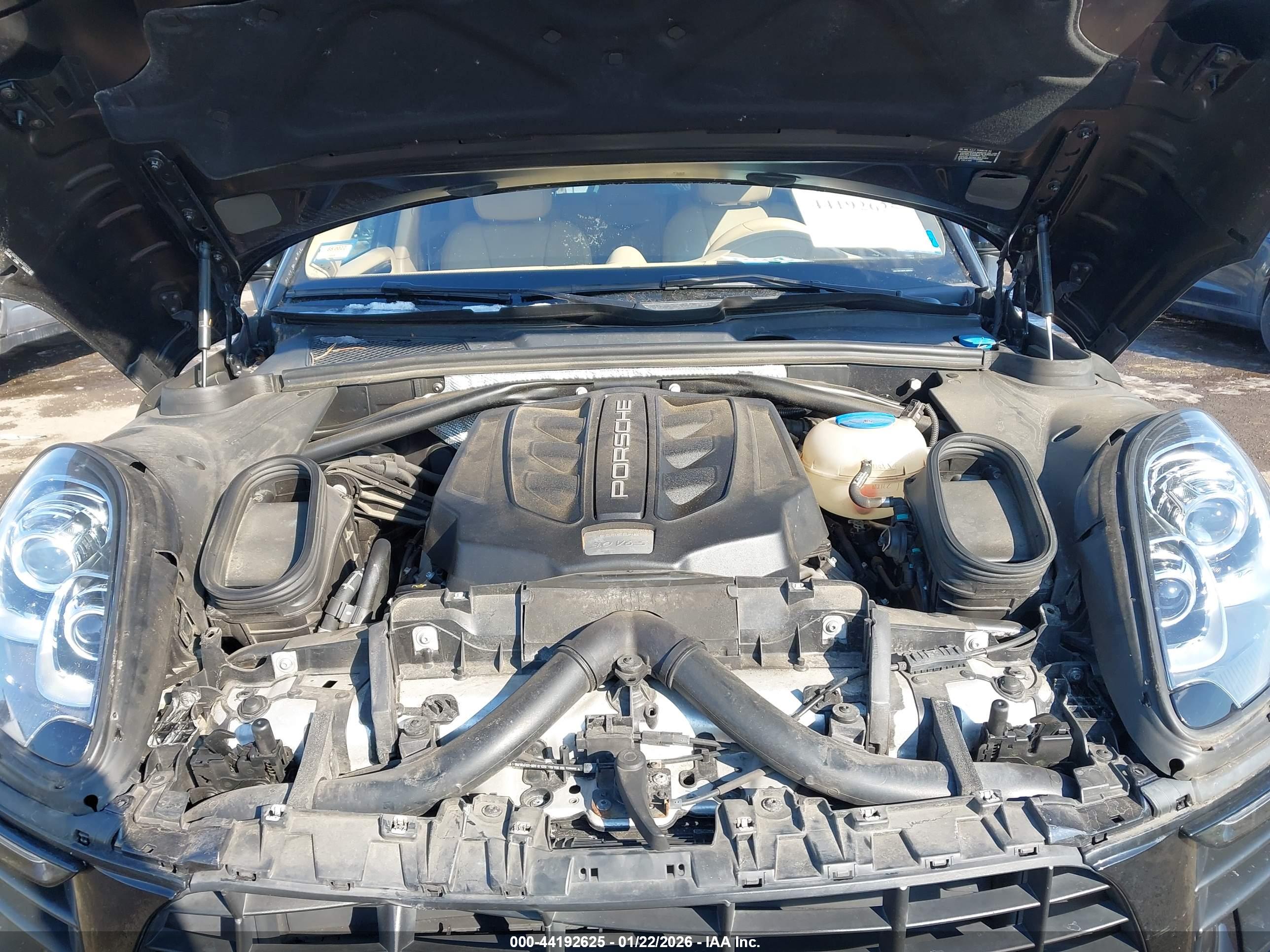 PORSCHE MACAN image 10