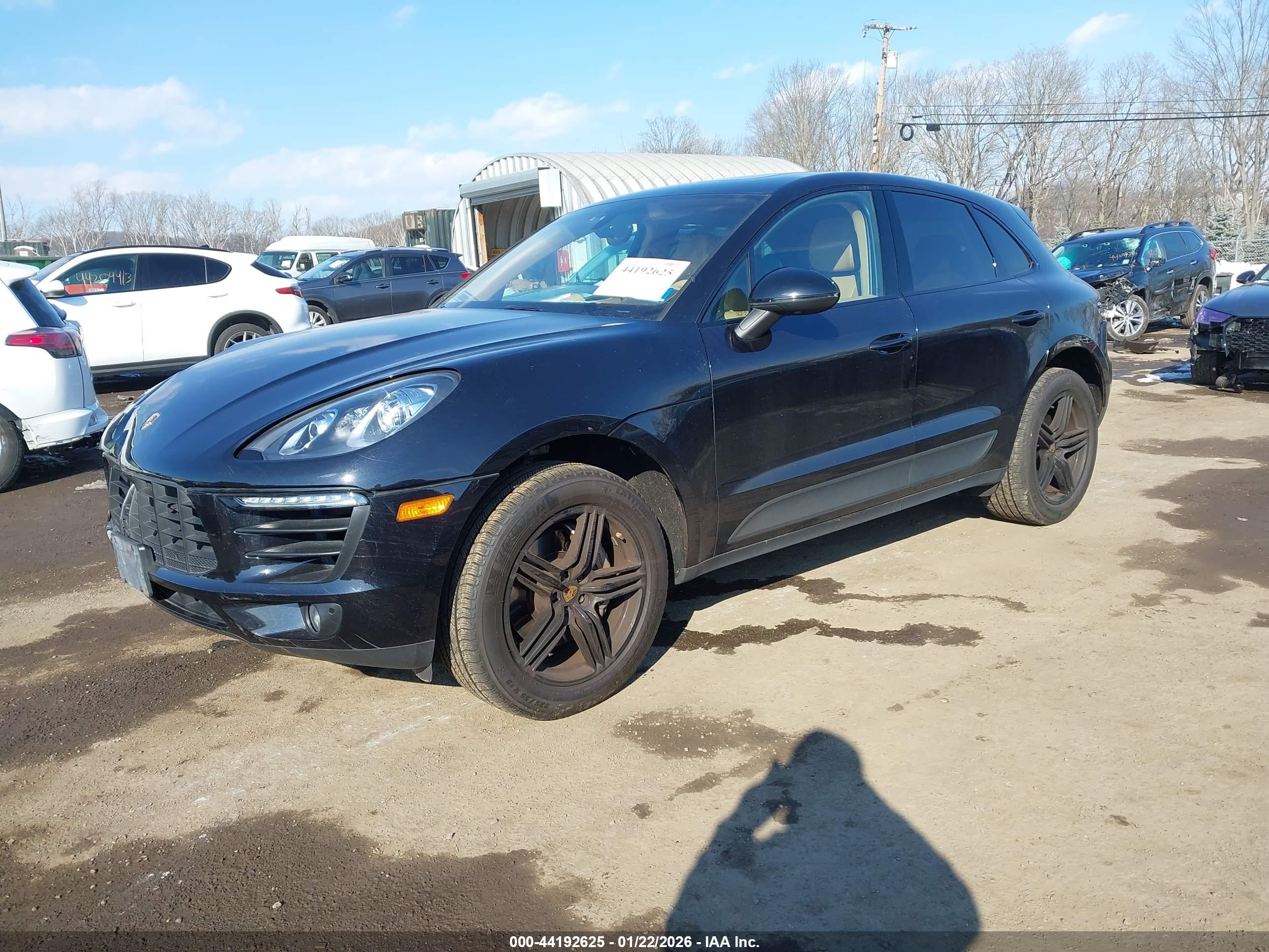 PORSCHE MACAN image 2