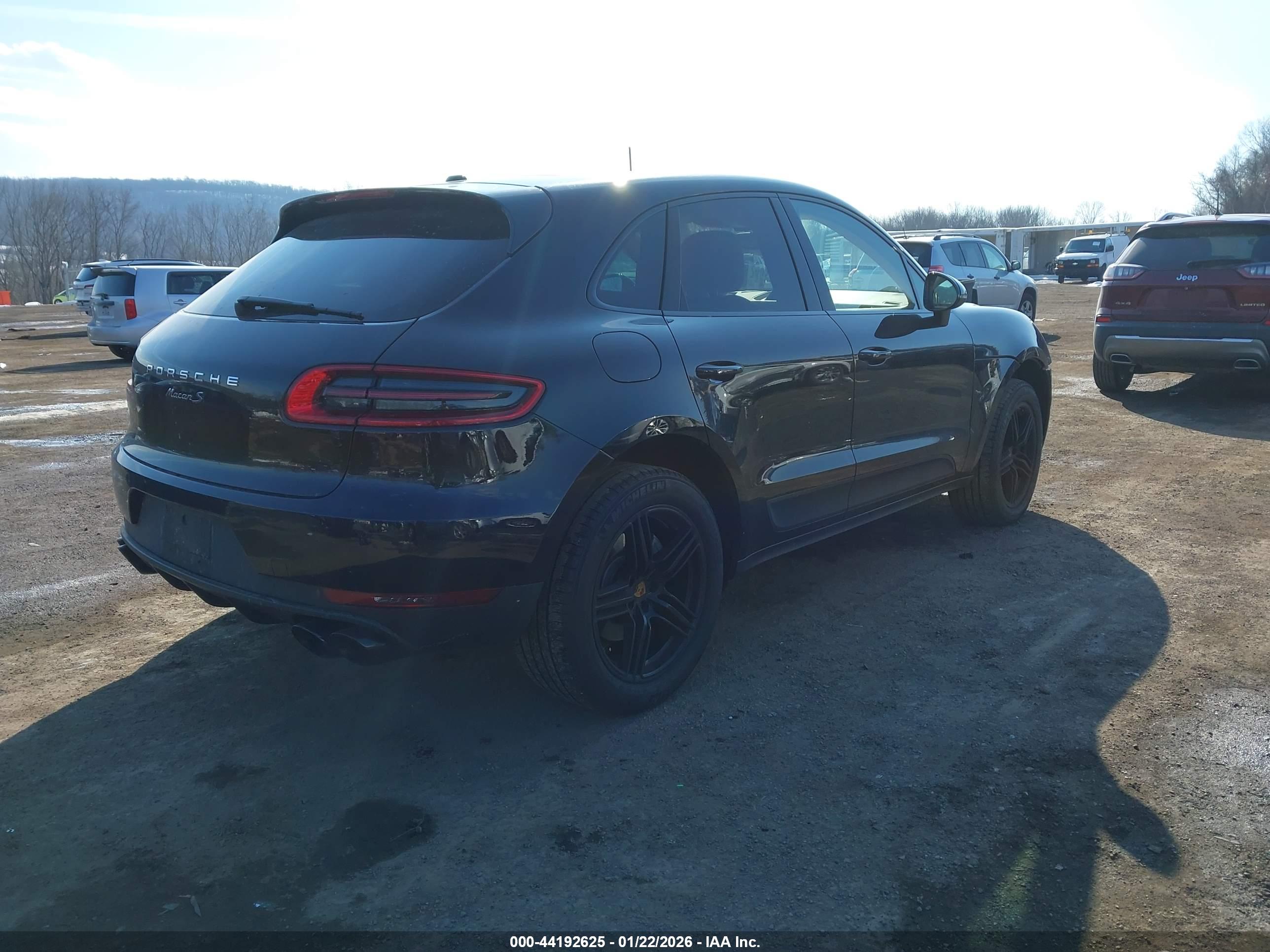 PORSCHE MACAN image 4