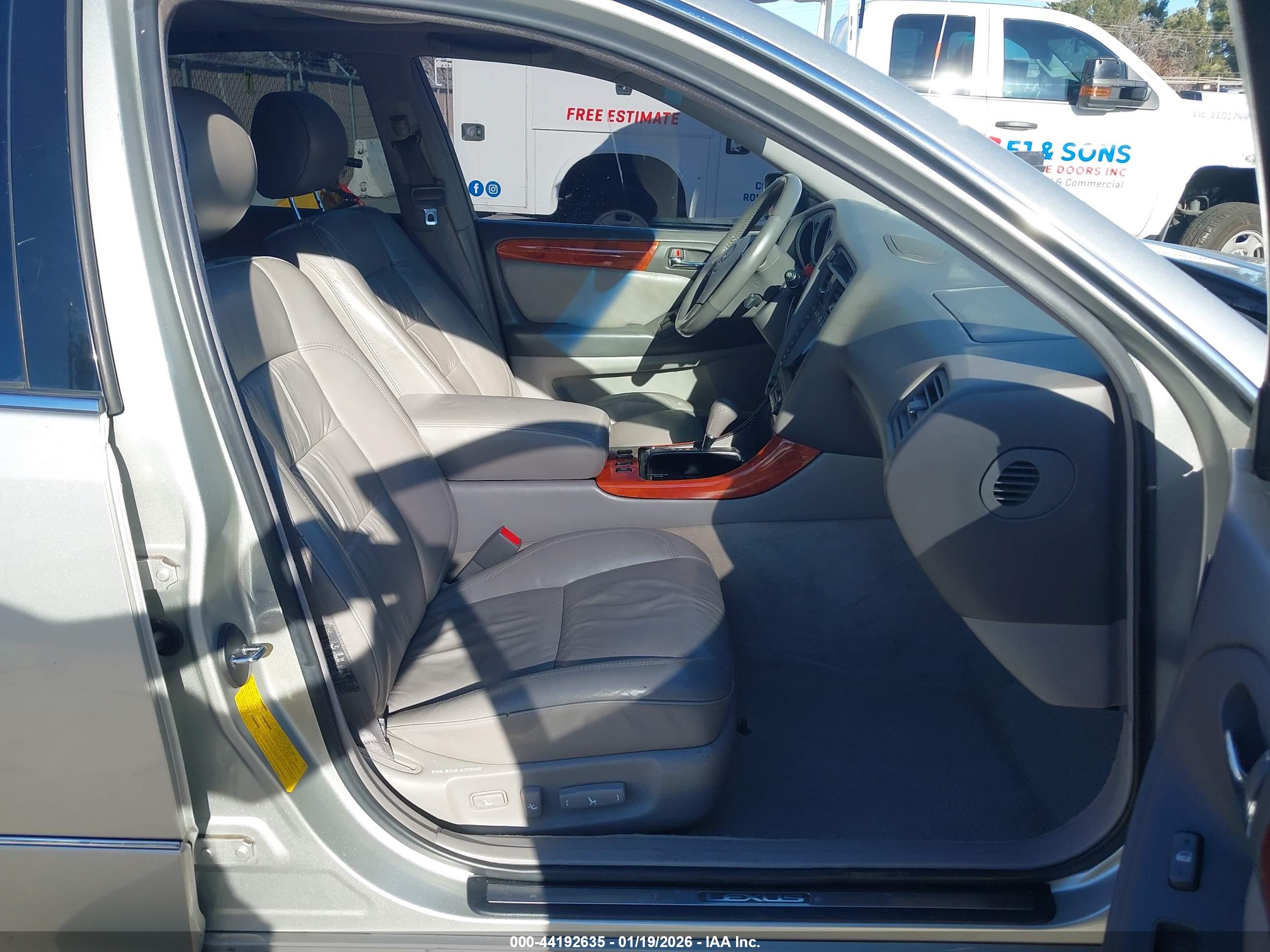 LEXUS GS image 5