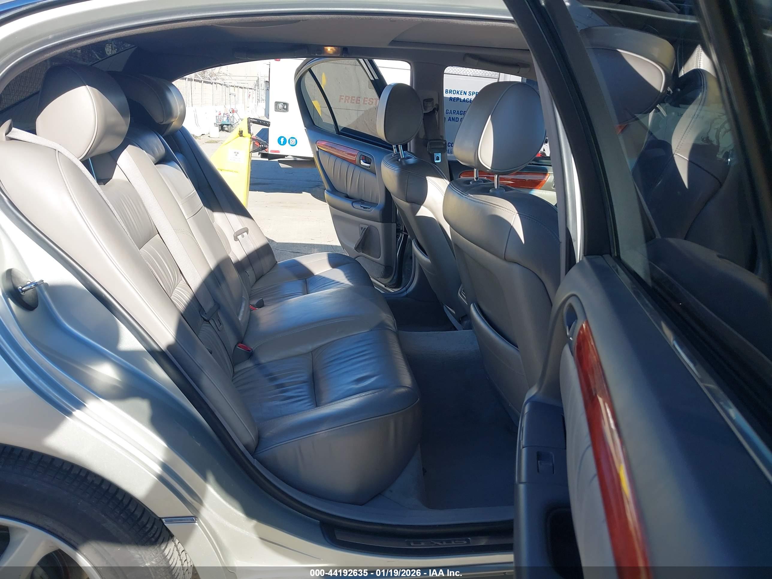 LEXUS GS image 8