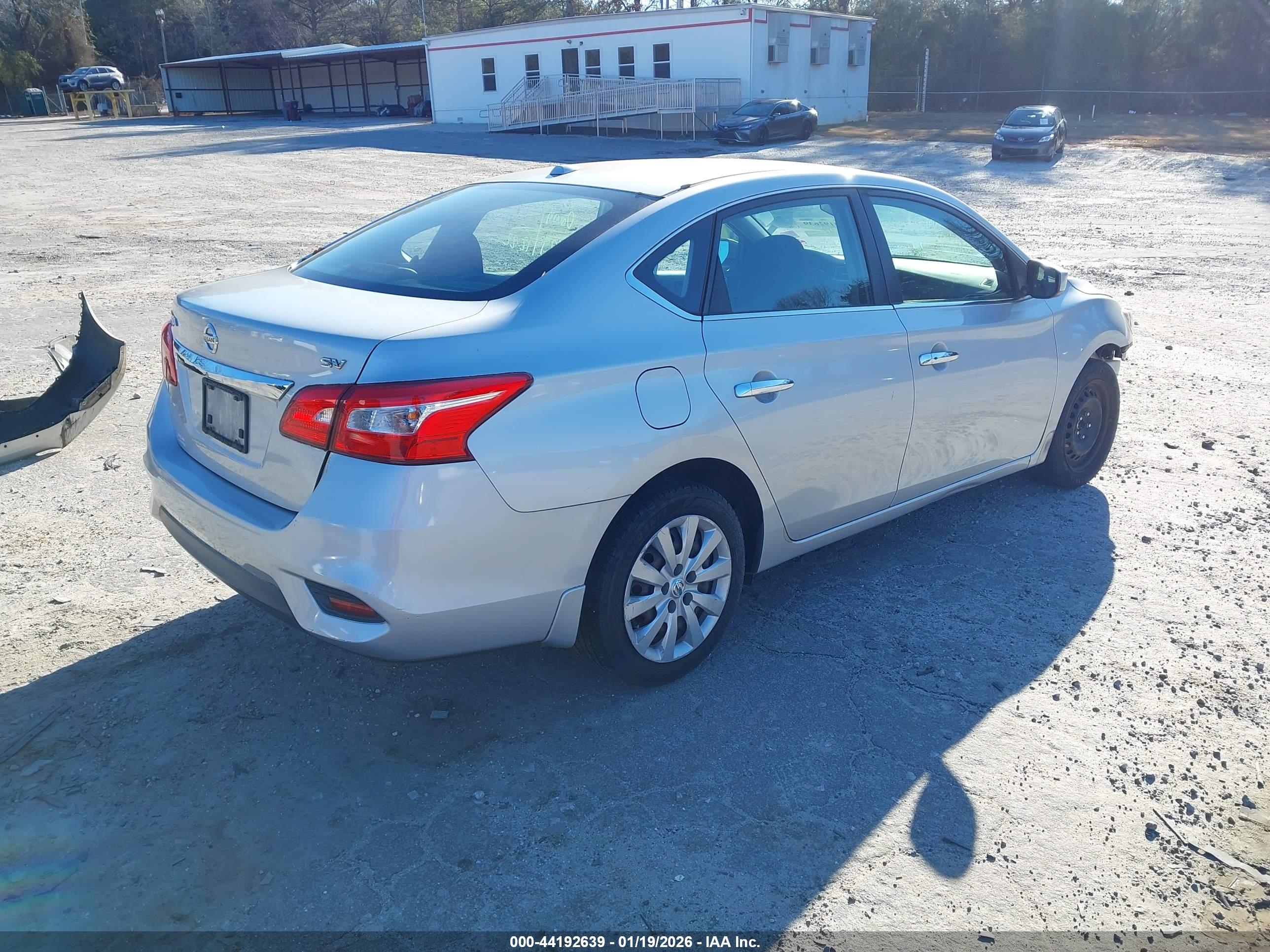 NISSAN SENTRA image 4