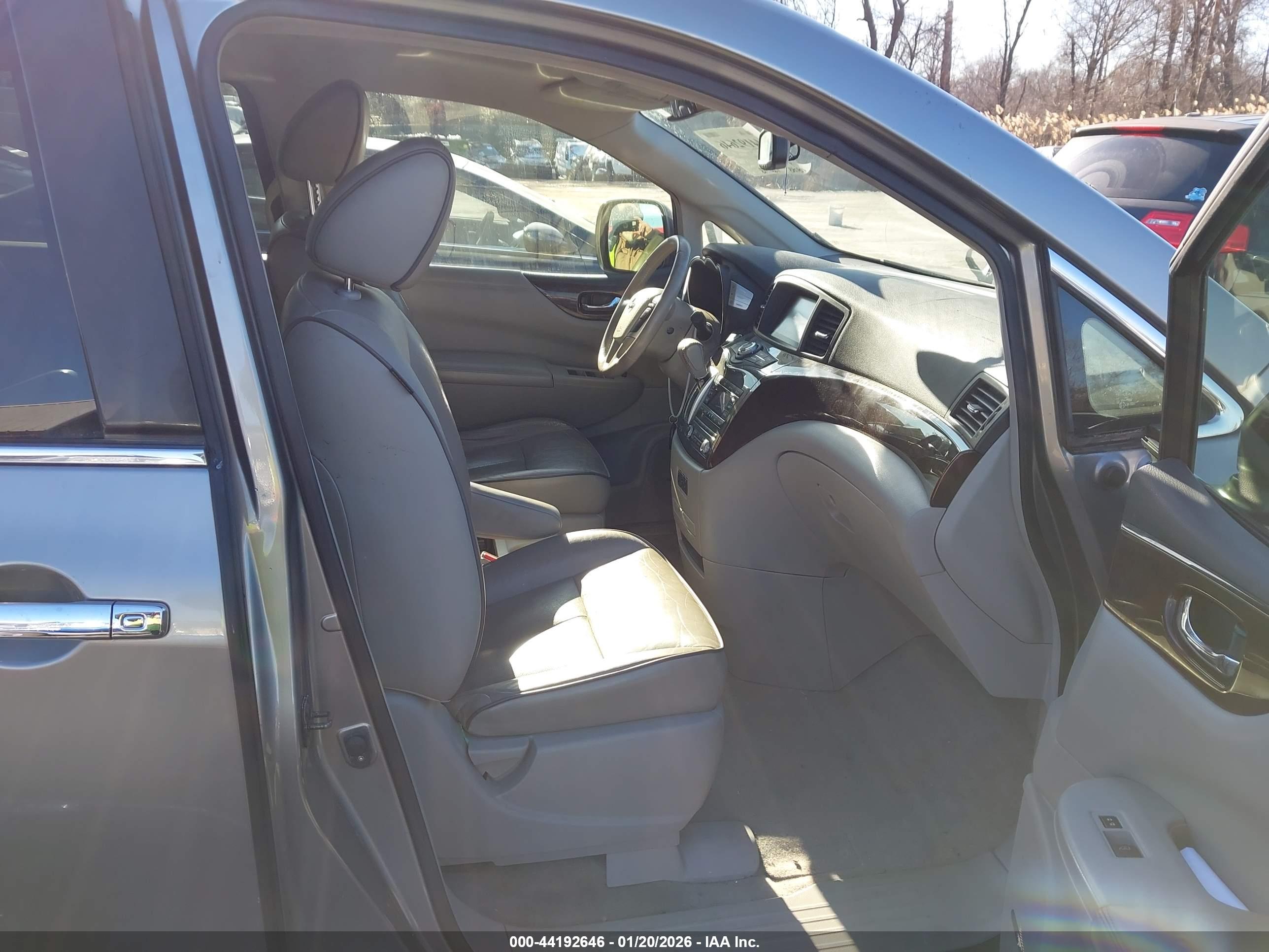 NISSAN QUEST image 5