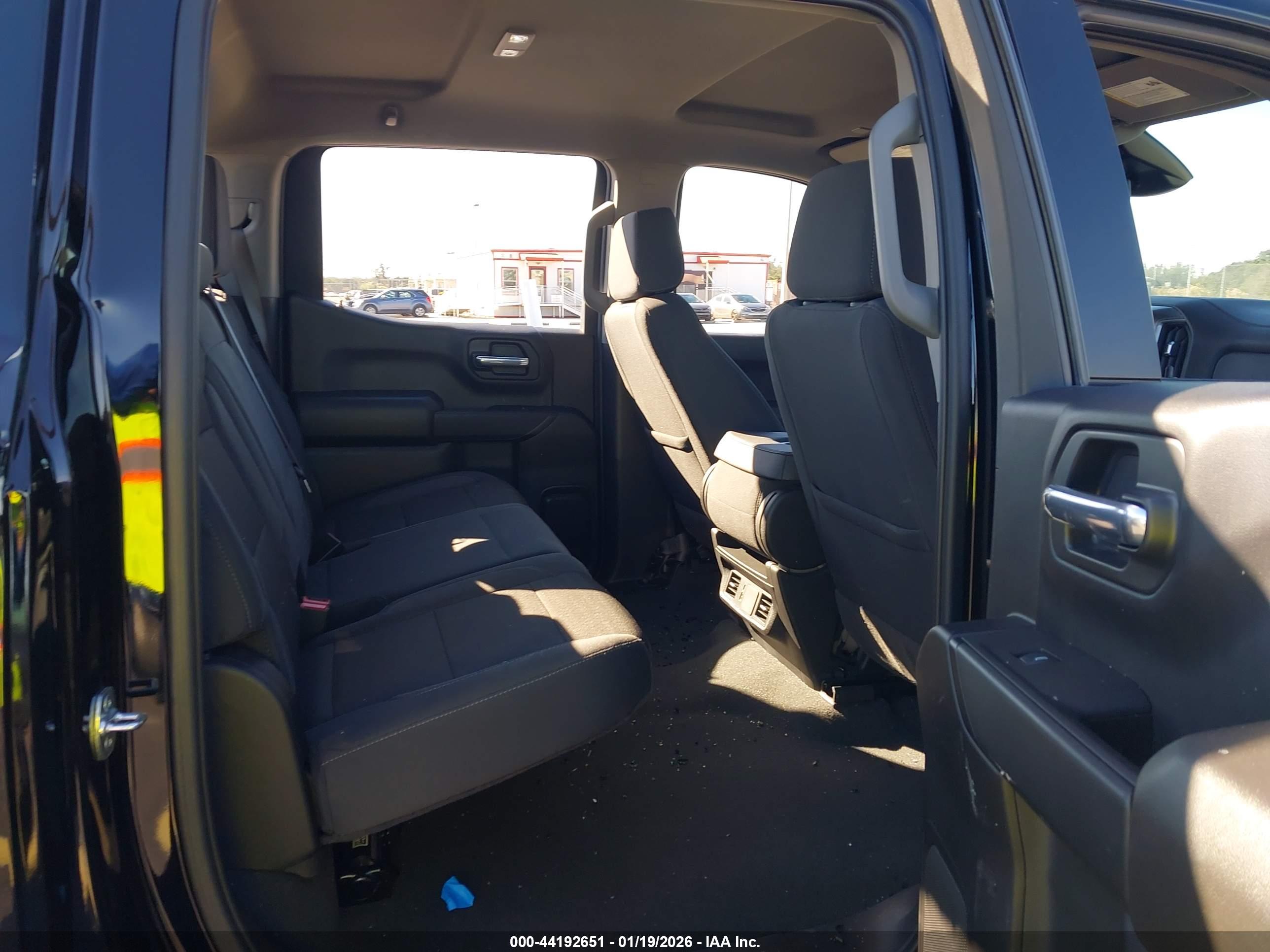 CHEVROLET SILVERADO image 8