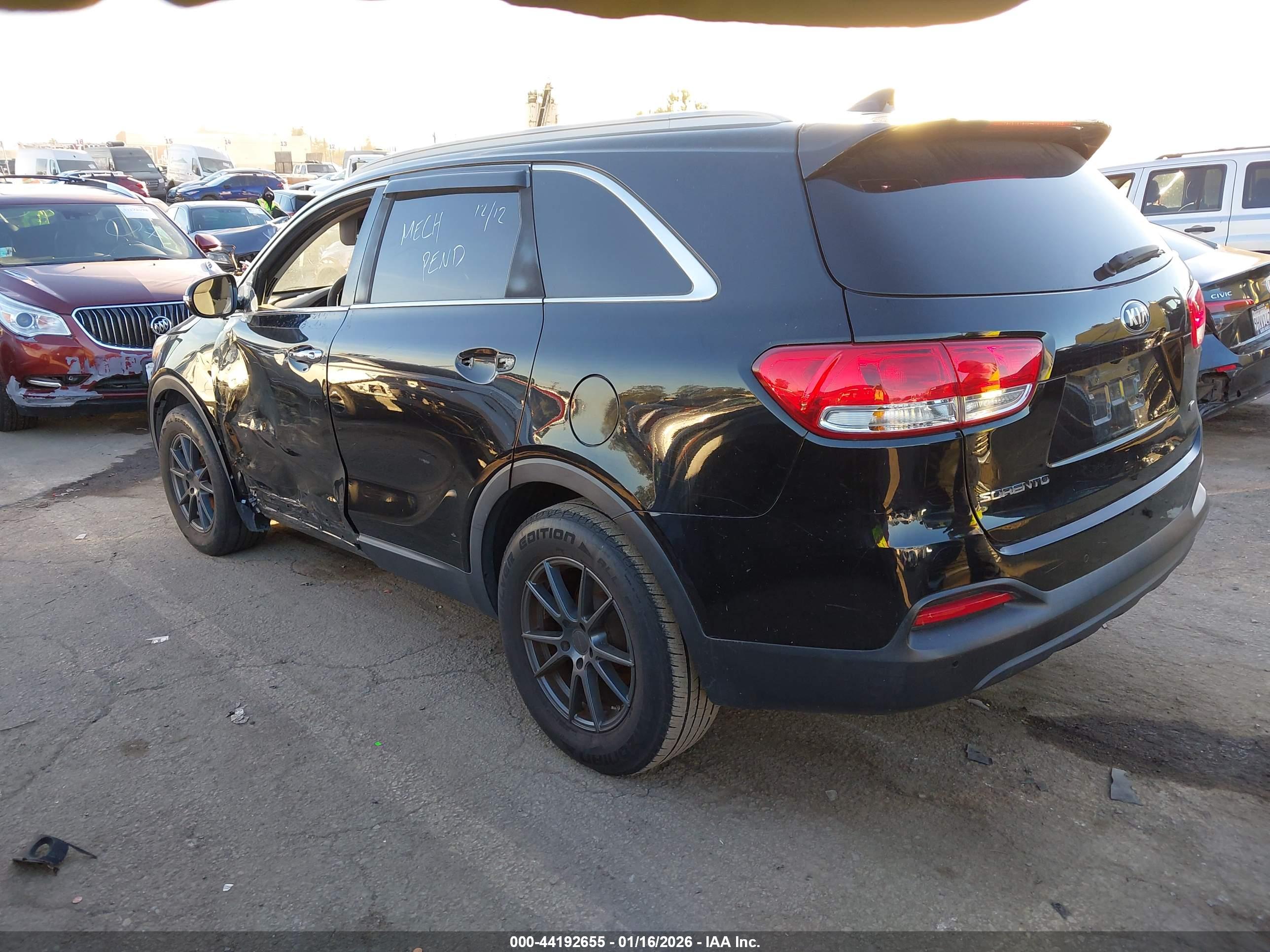 KIA SORENTO image 3
