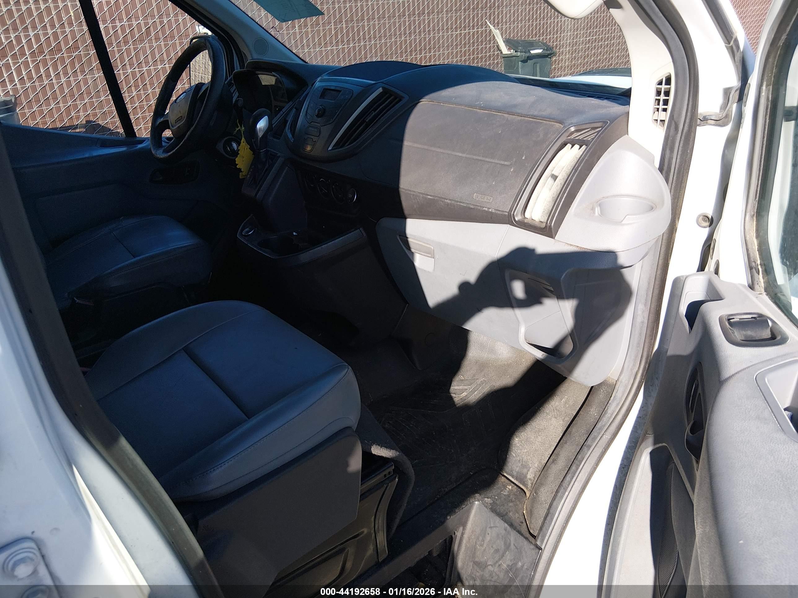 FORD TRANSIT-150 image 5