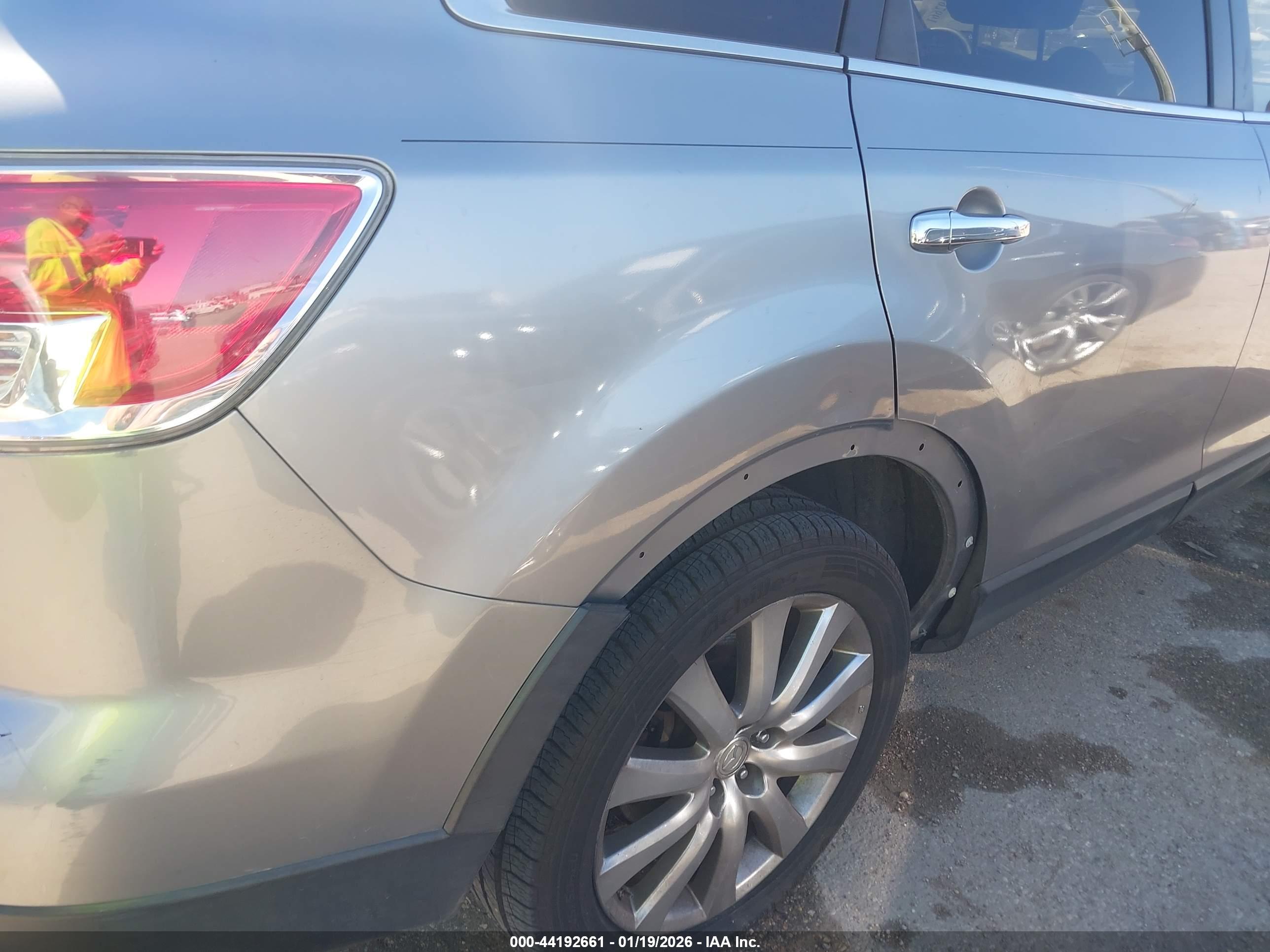 MAZDA CX-9 image 6