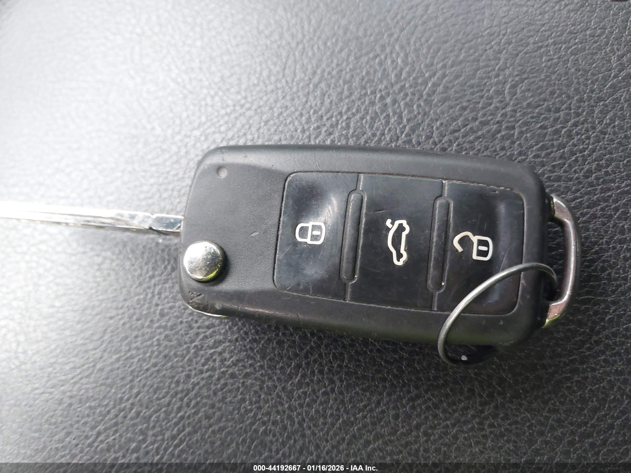 VOLKSWAGEN PASSAT image 11