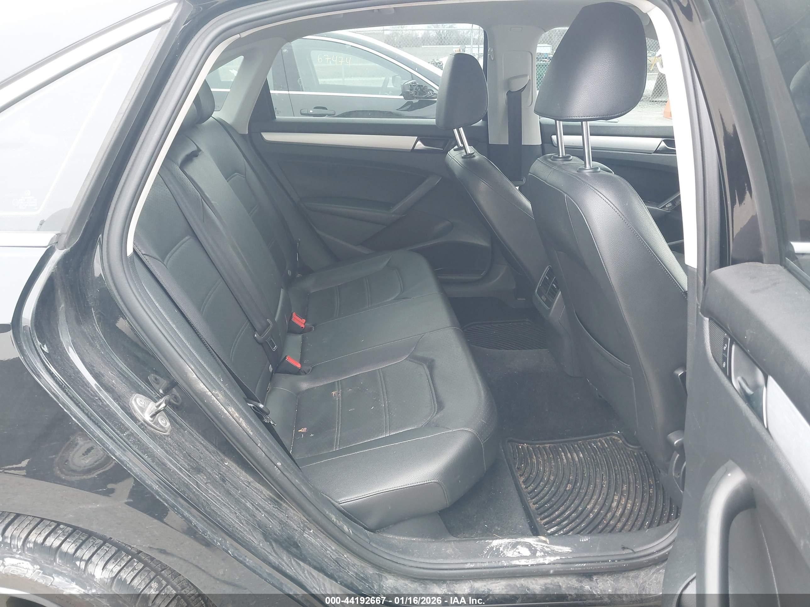 VOLKSWAGEN PASSAT image 8