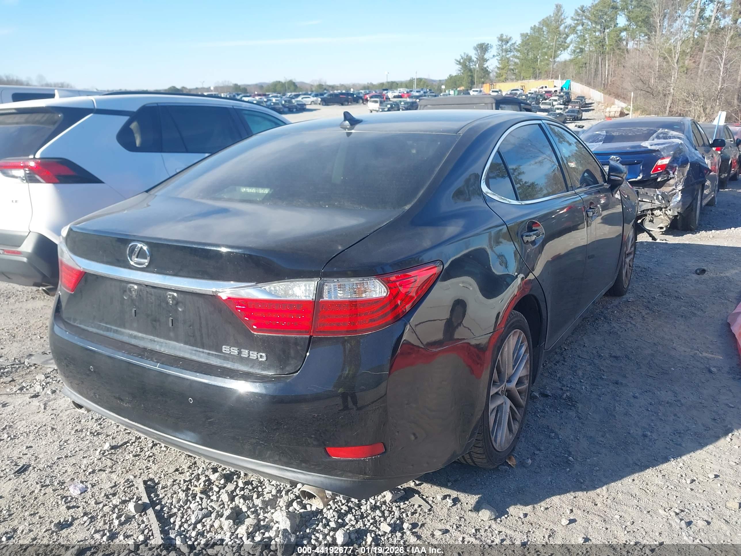 LEXUS ES image 4