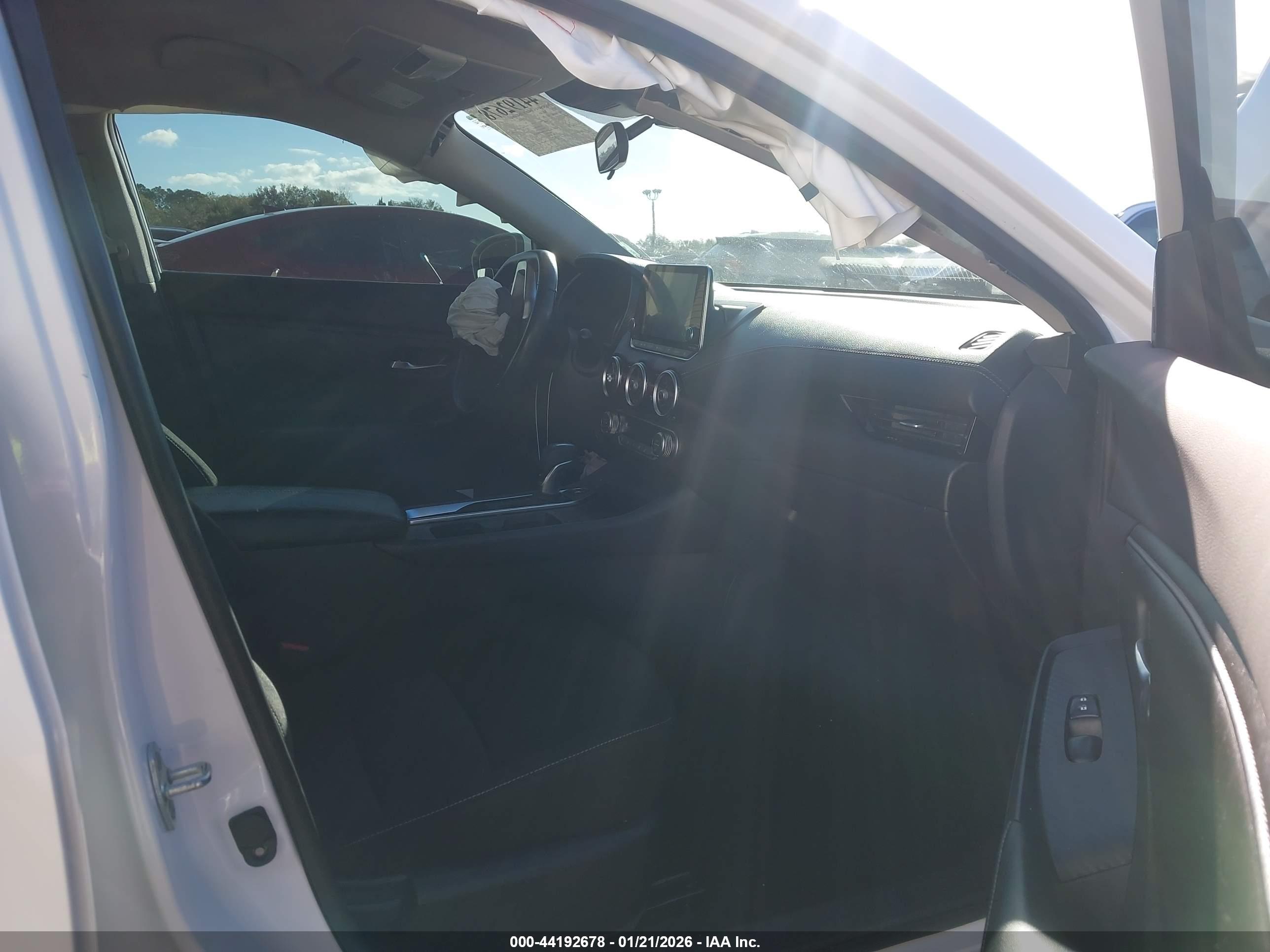 NISSAN SENTRA image 5