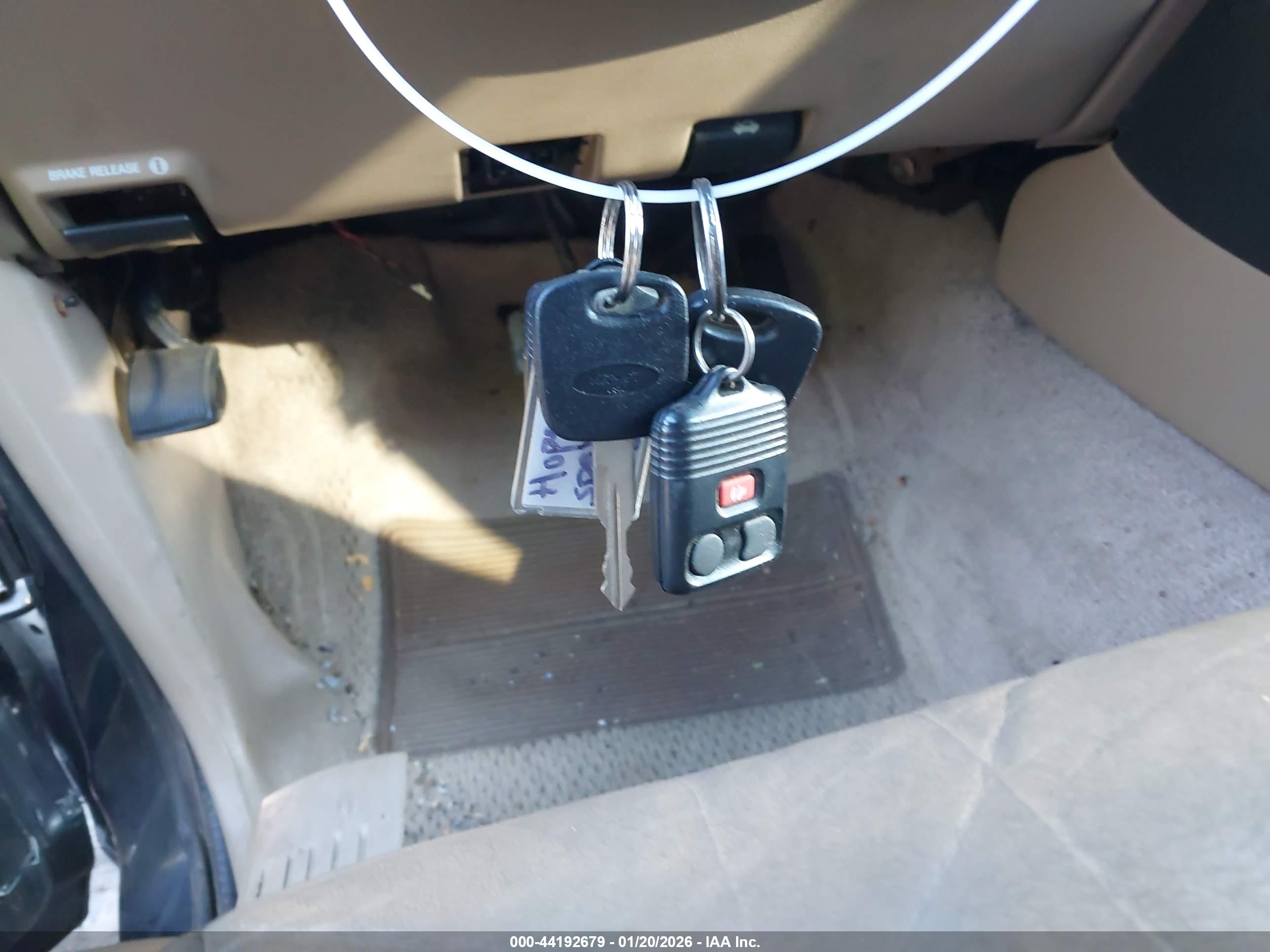 FORD EXPLORER image 11