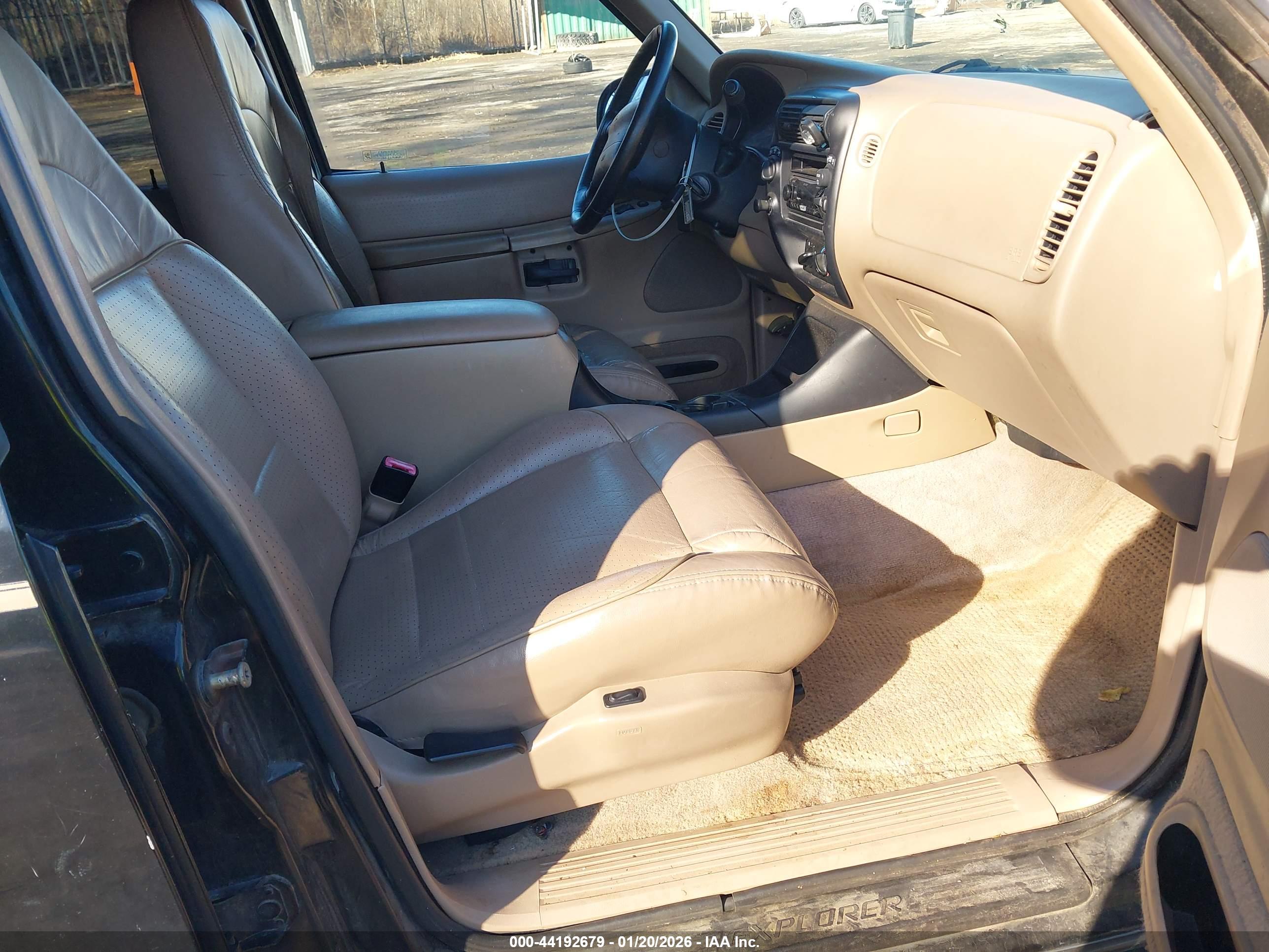 FORD EXPLORER image 5