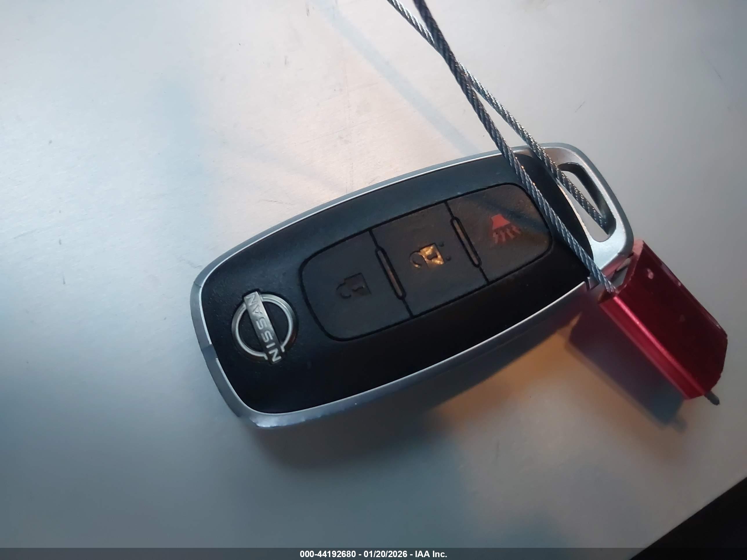 NISSAN ROGUE image 11