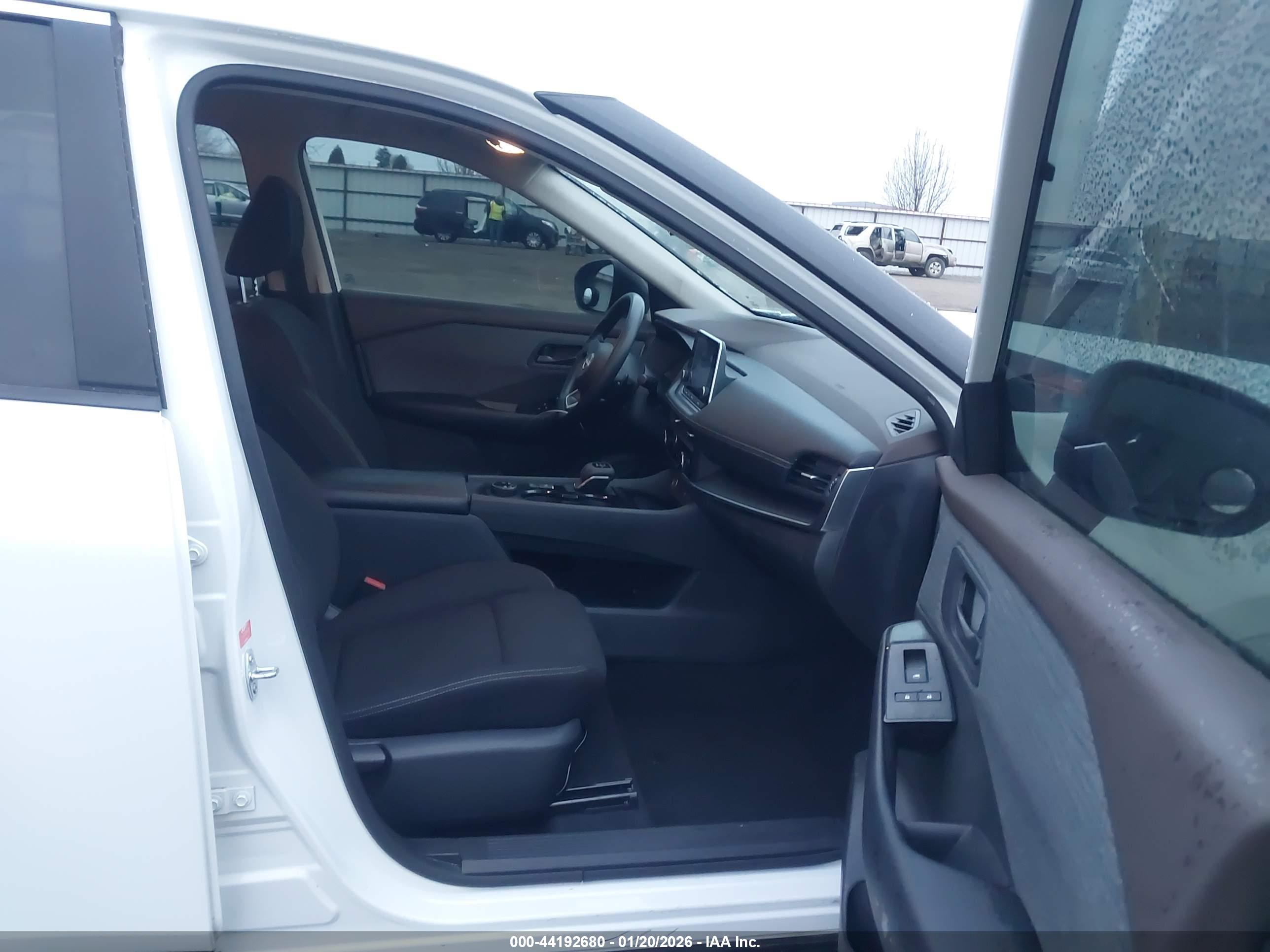 NISSAN ROGUE image 5